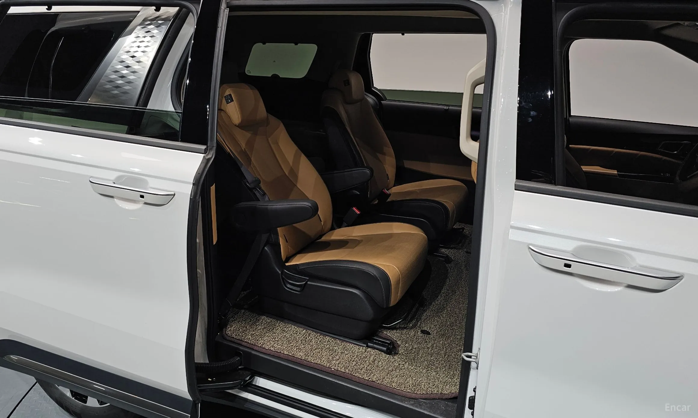 Kia Carnival Gen 4 превью 12