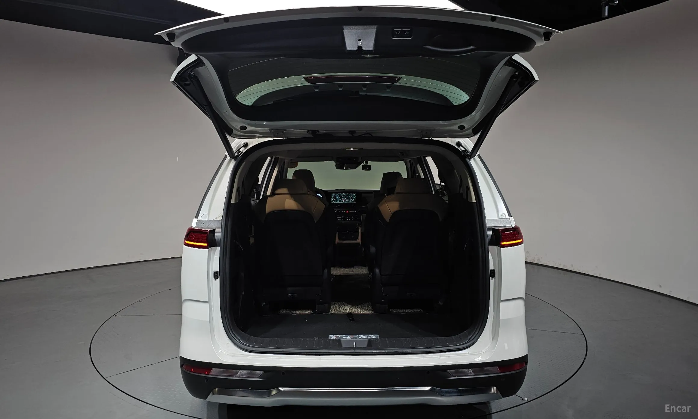 Kia Carnival Gen 4 превью 20