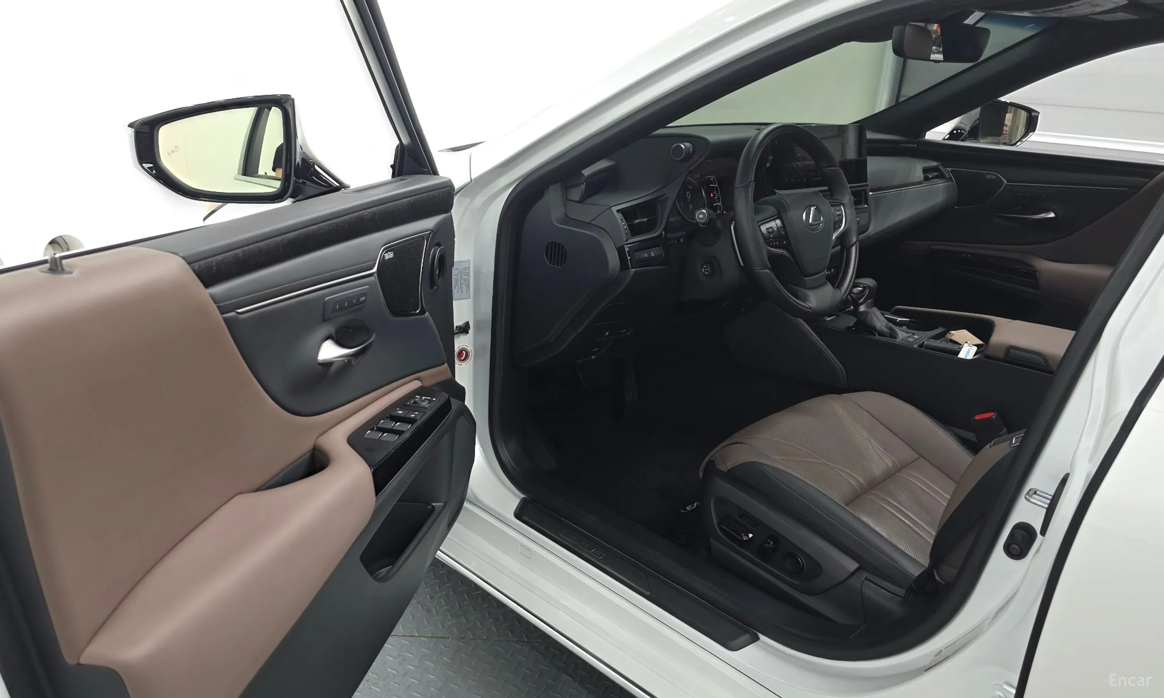 Lexus ES300h 7th Generation превью 10