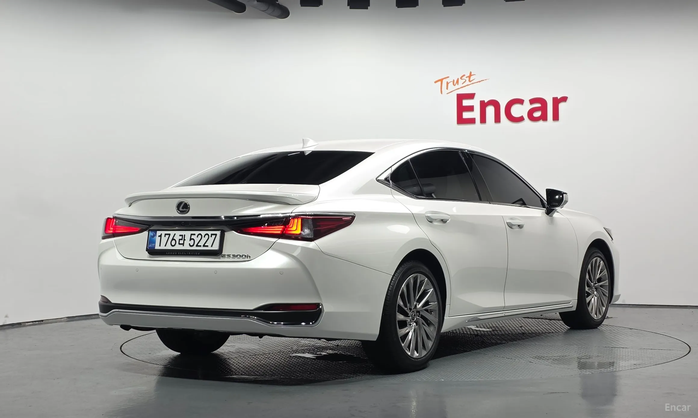 Lexus ES300h 7th Generation