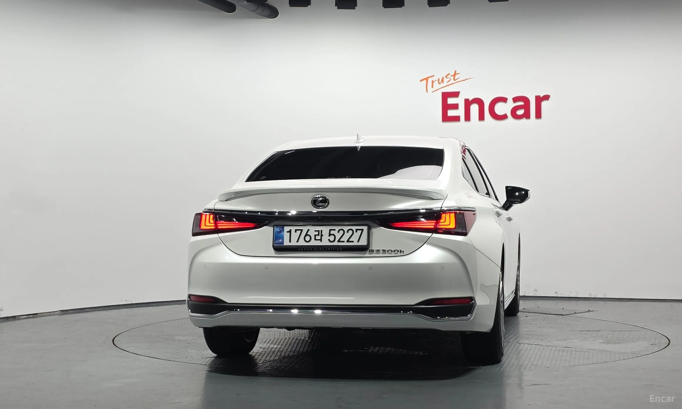 Lexus ES300h 7th Generation превью 4