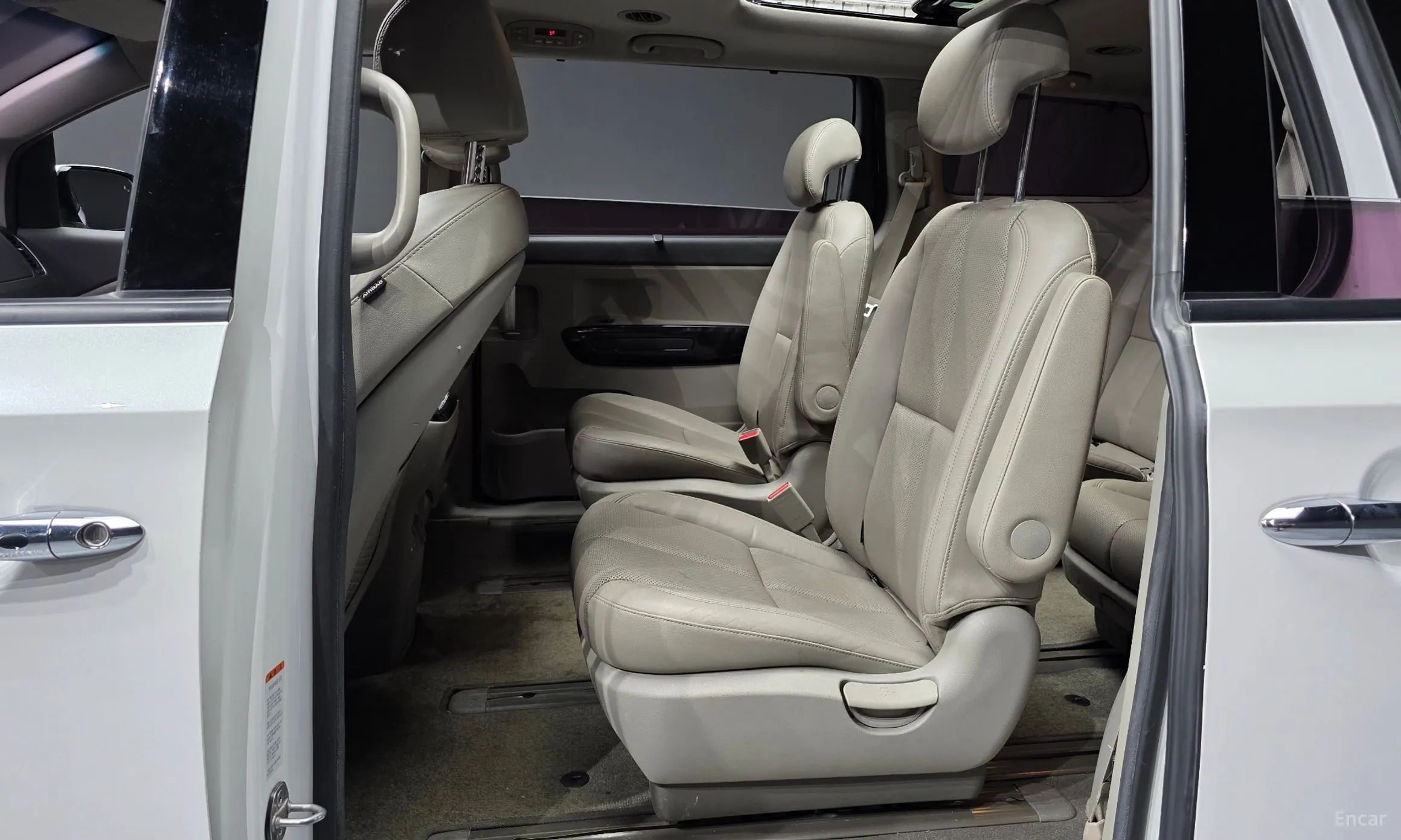 Kia Carnival превью 13
