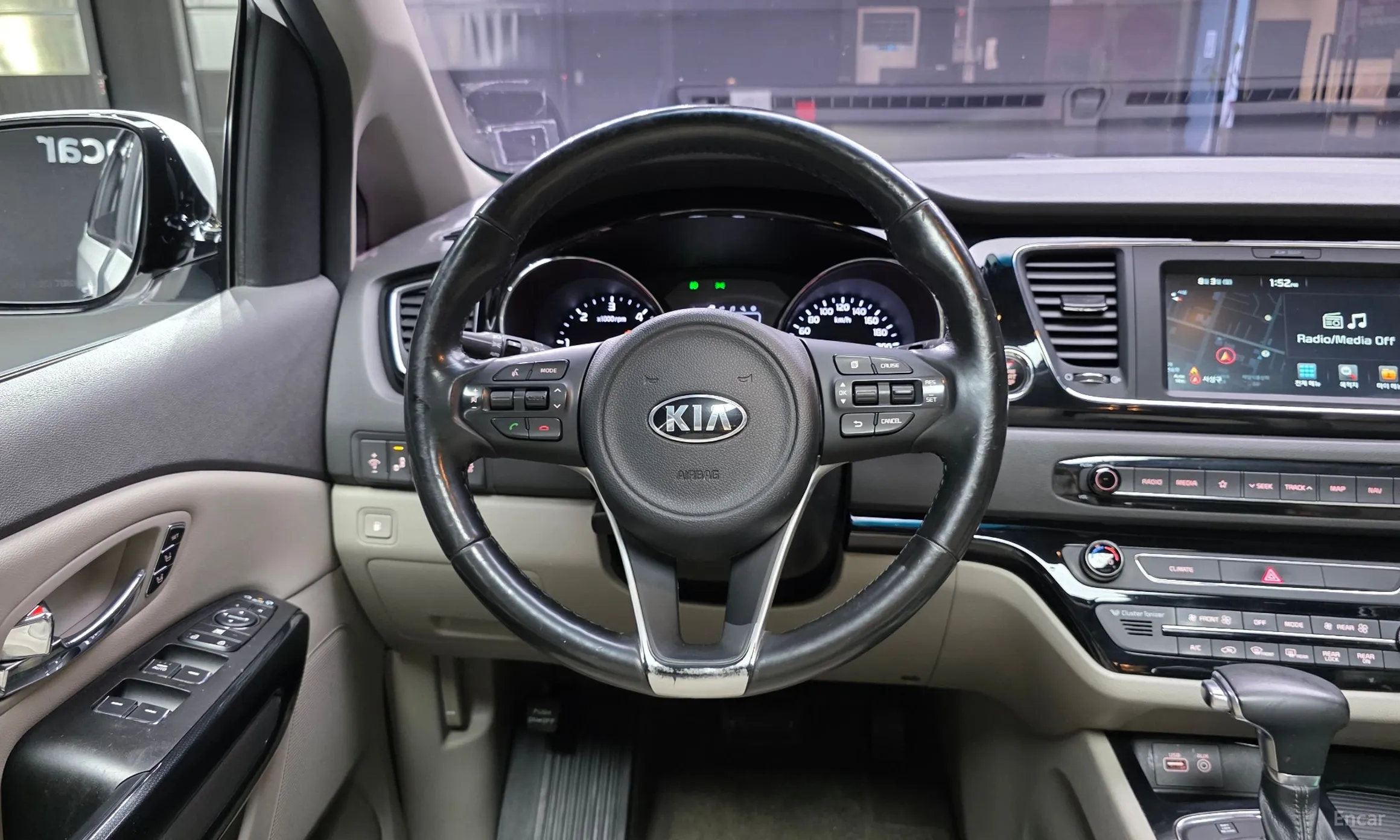 Kia Carnival превью 14