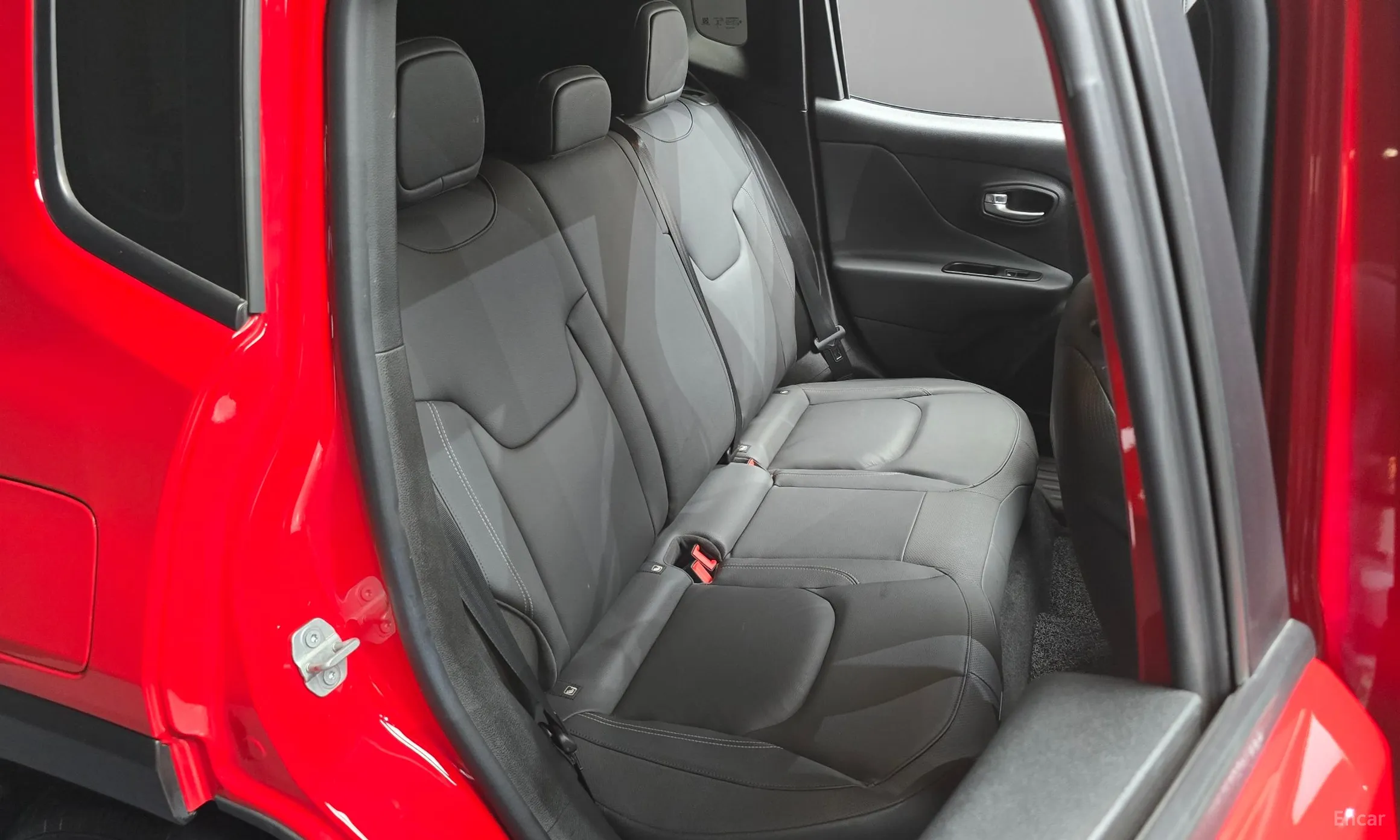 Jeep Renegade превью 11