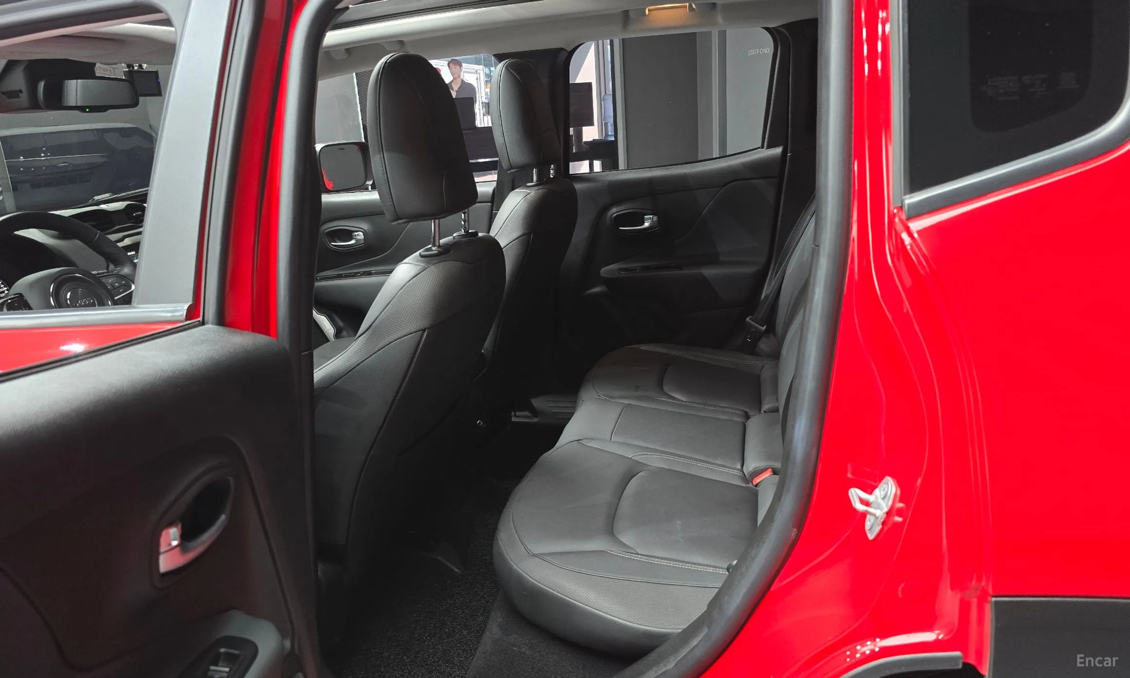 Jeep Renegade превью 12