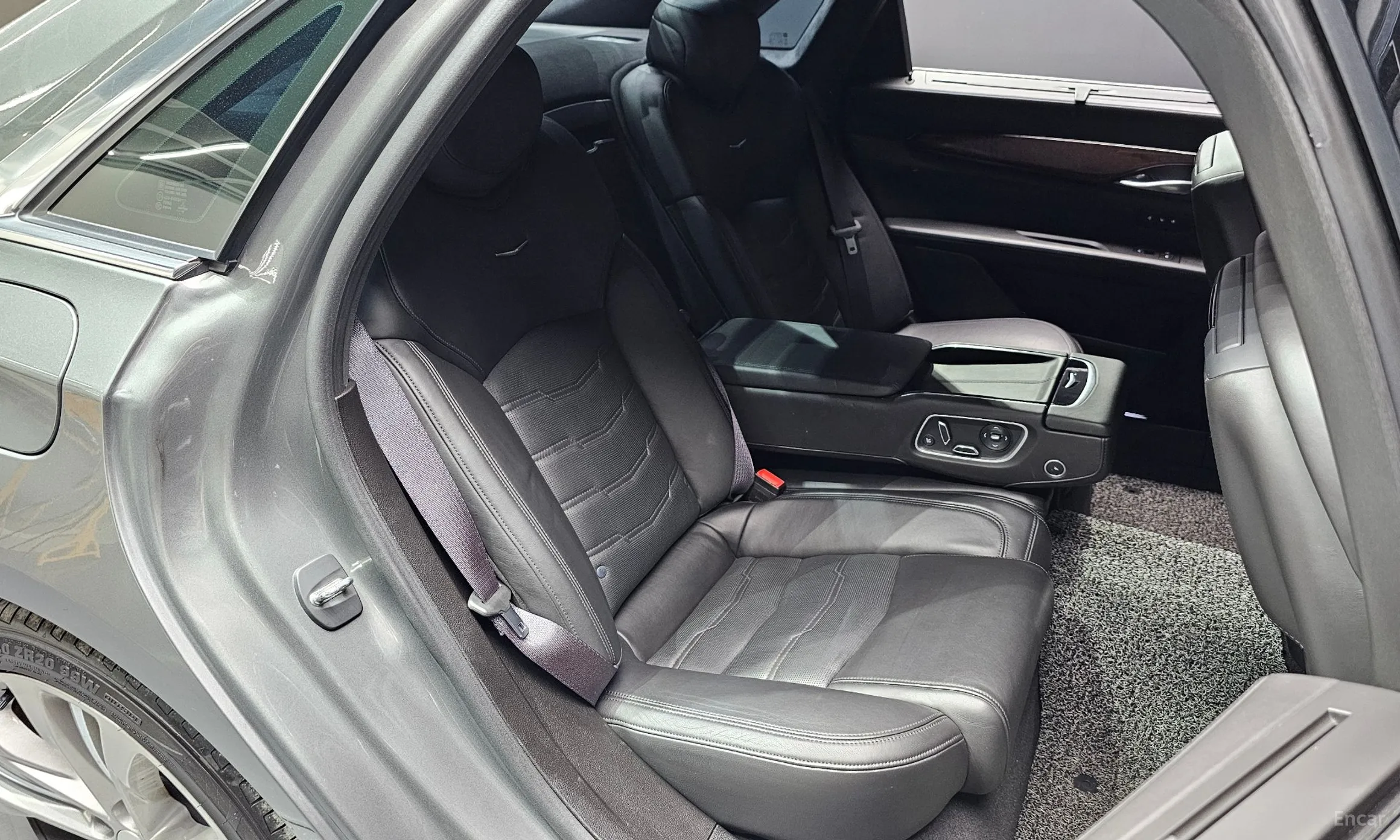 Cadillac CT6 превью 11