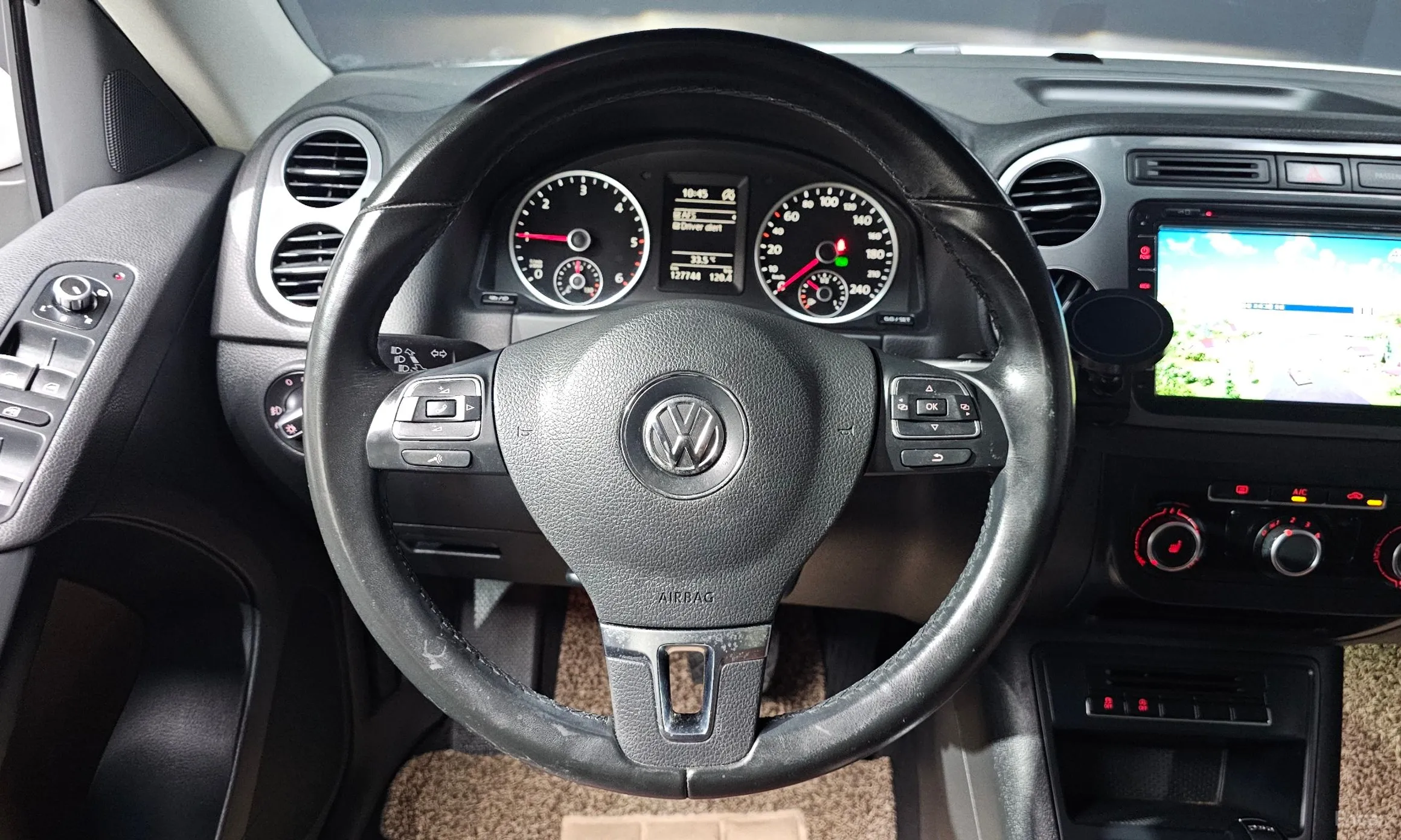 Volkswagen New Tiguan превью 12
