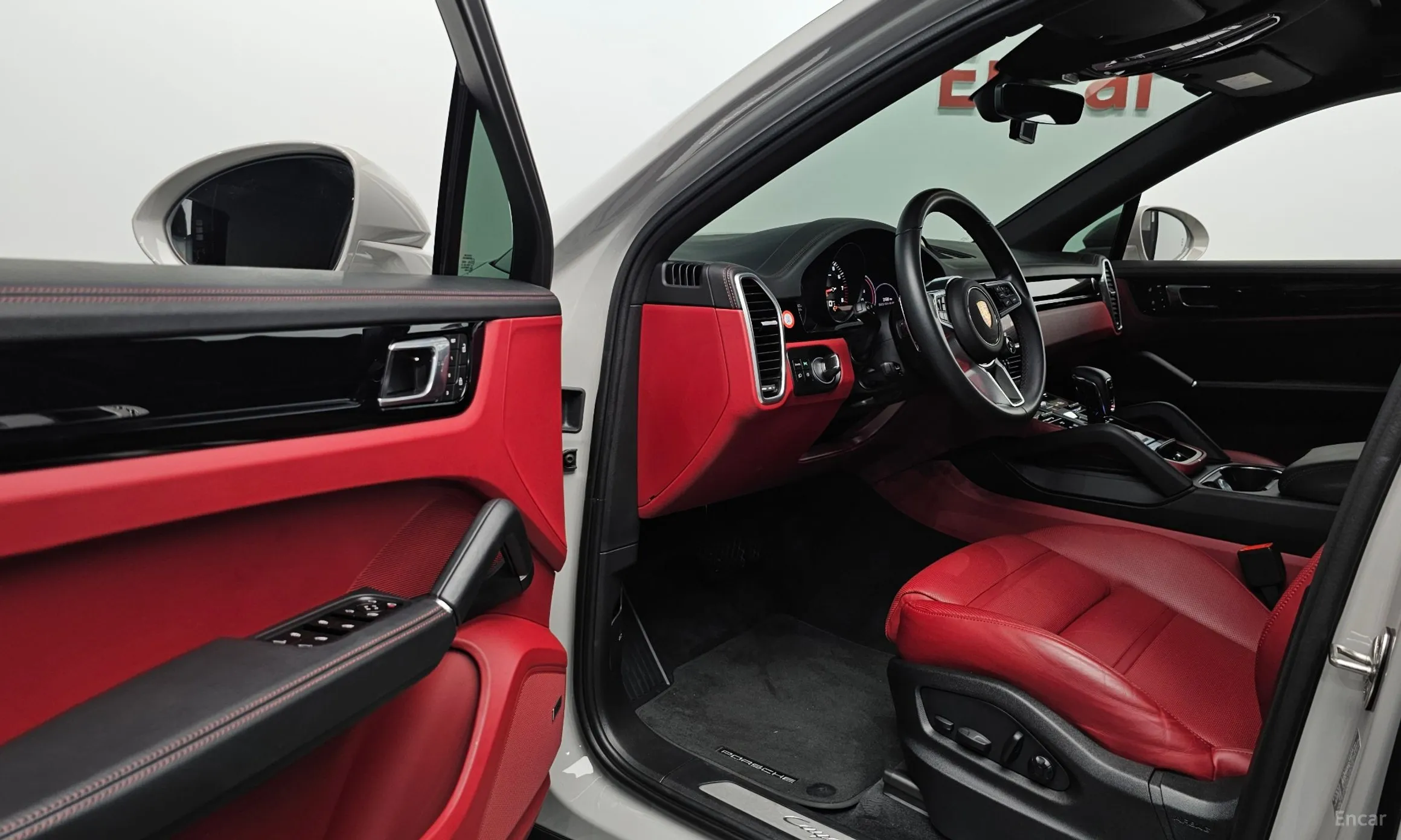 Porsche Cayenne (PO536) превью 10