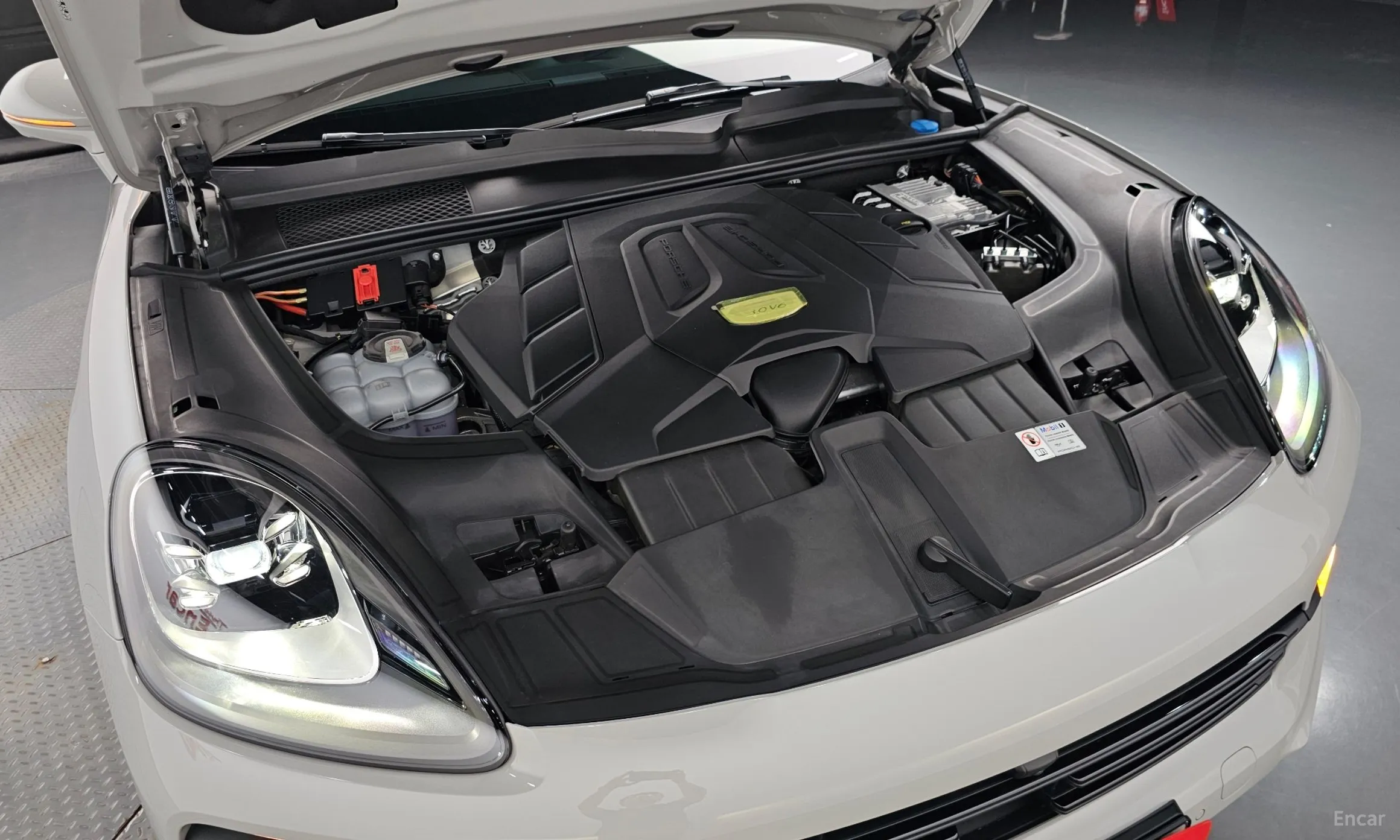 Porsche Cayenne (PO536) превью 6