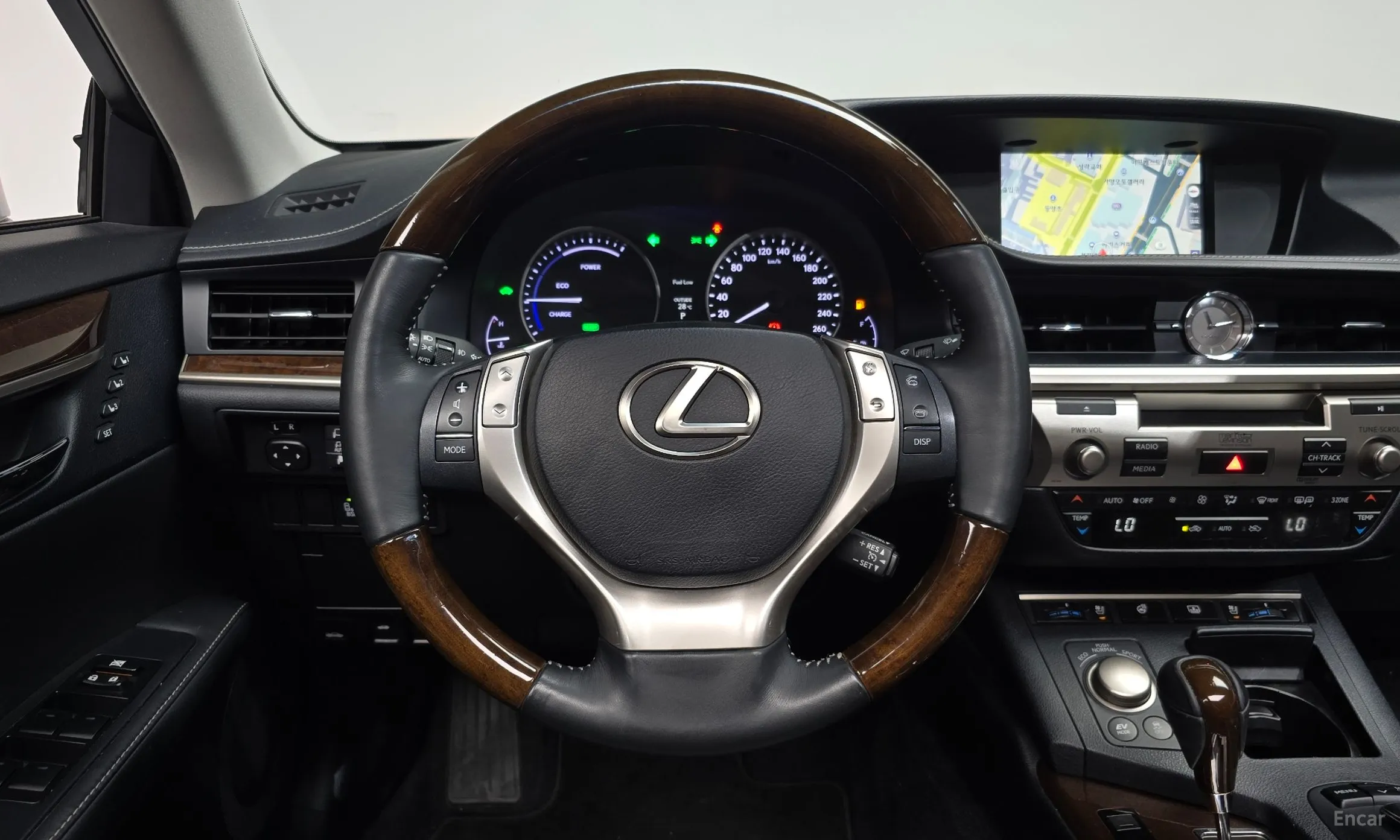 Lexus New ES300h превью 13