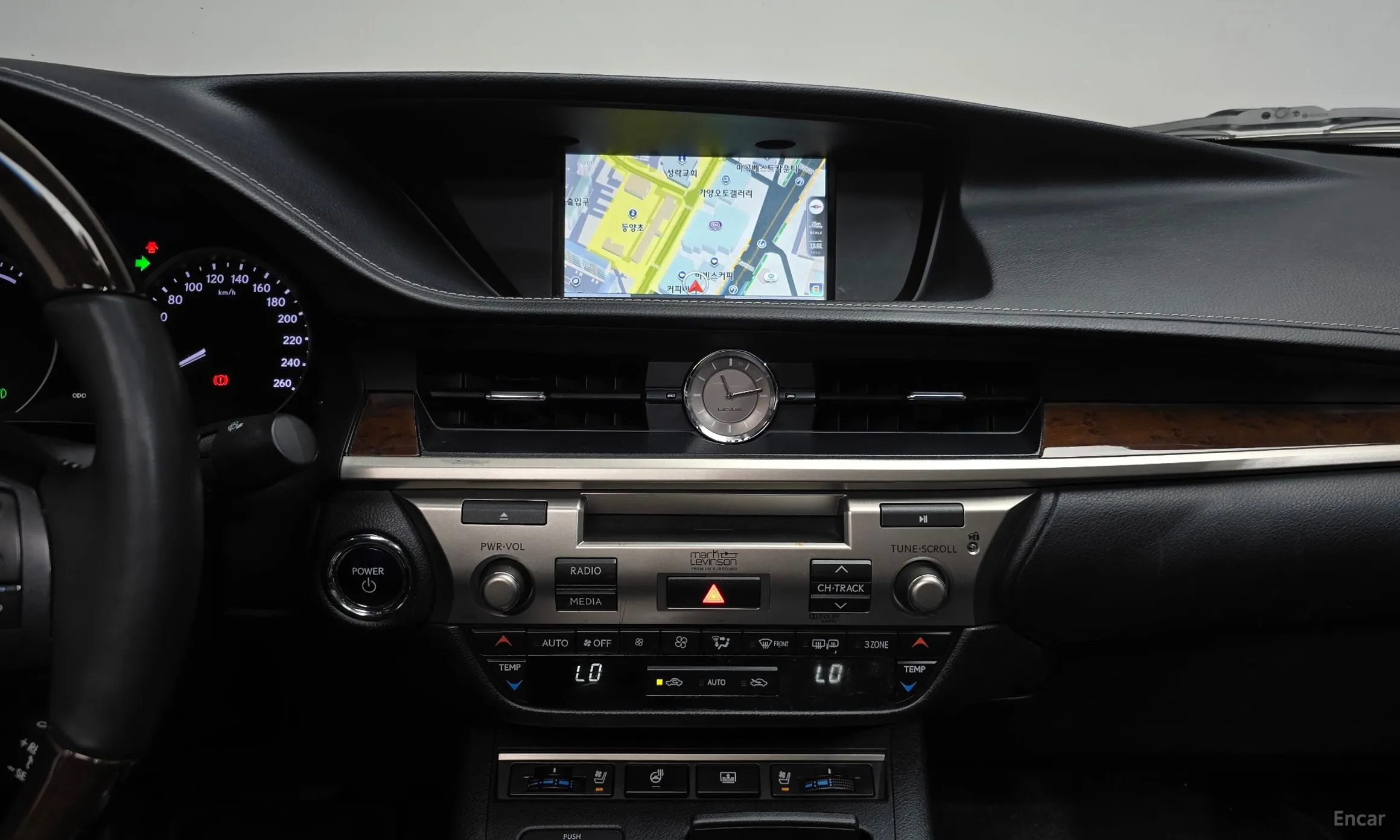 Lexus New ES300h превью 14