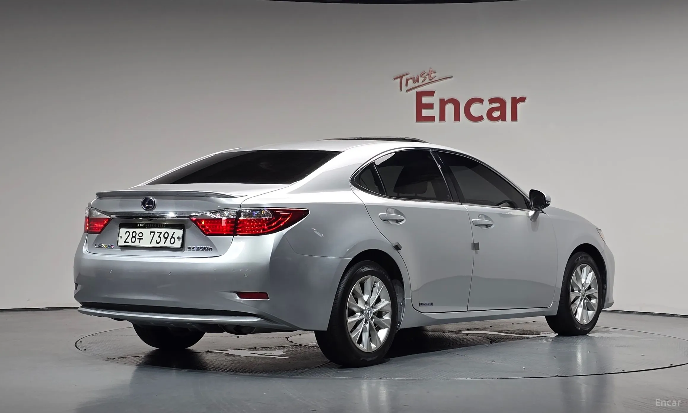 Lexus New ES300h