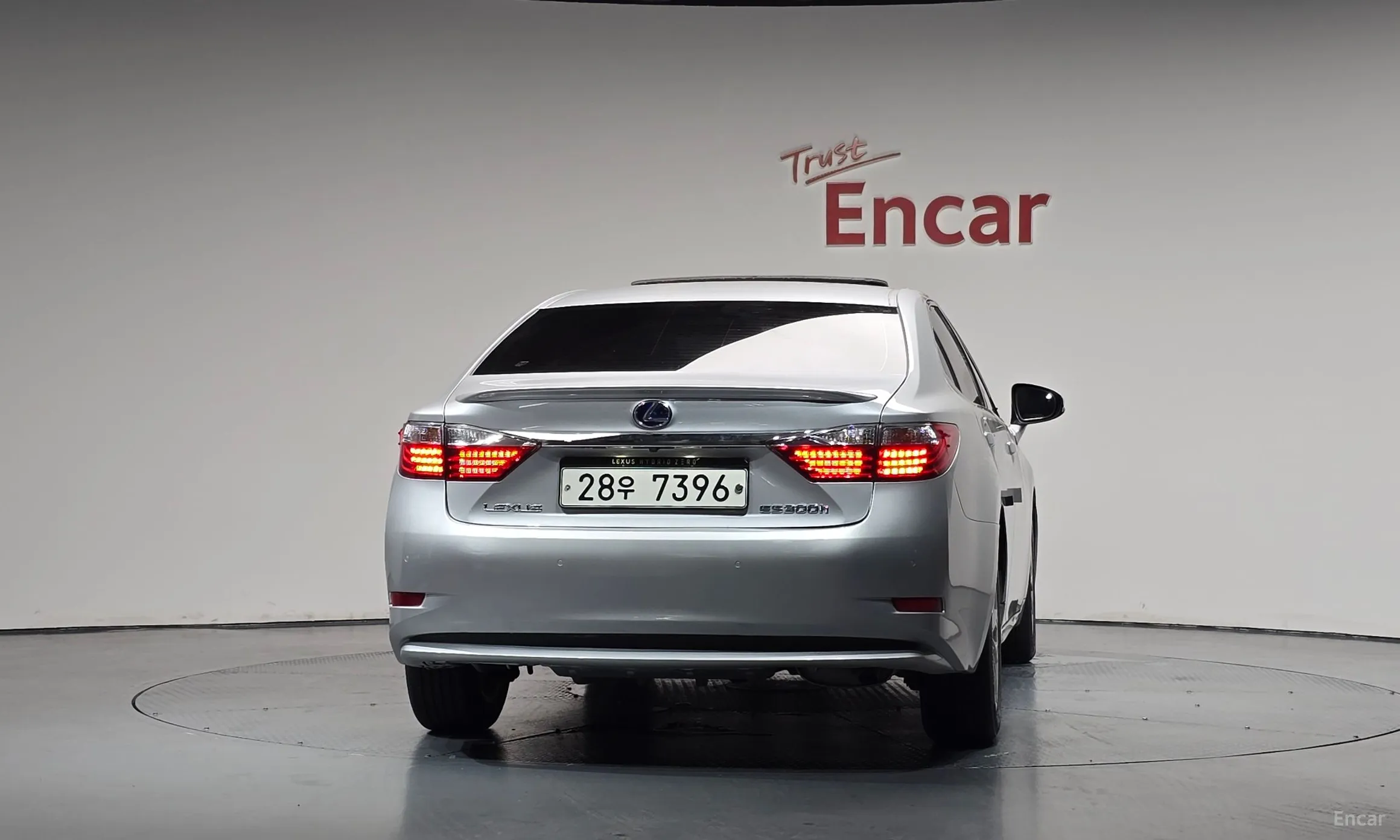 Lexus New ES300h превью 4