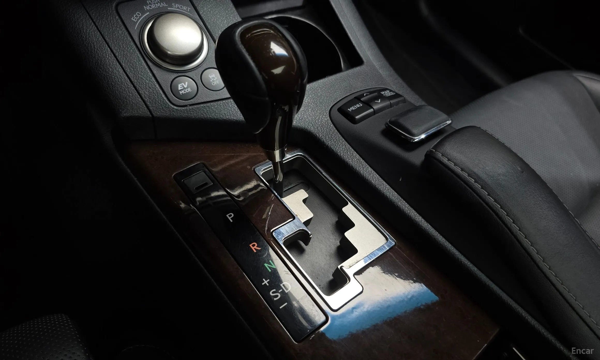 Lexus New ES300h превью 9