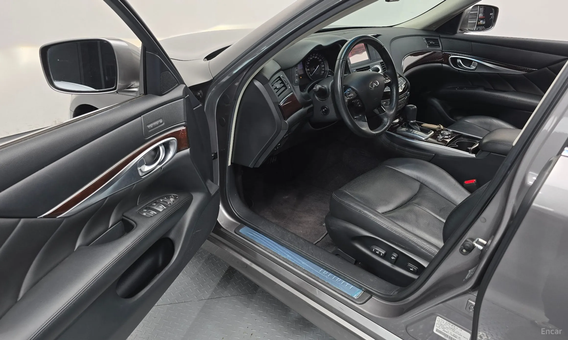 Infiniti M37 превью 10
