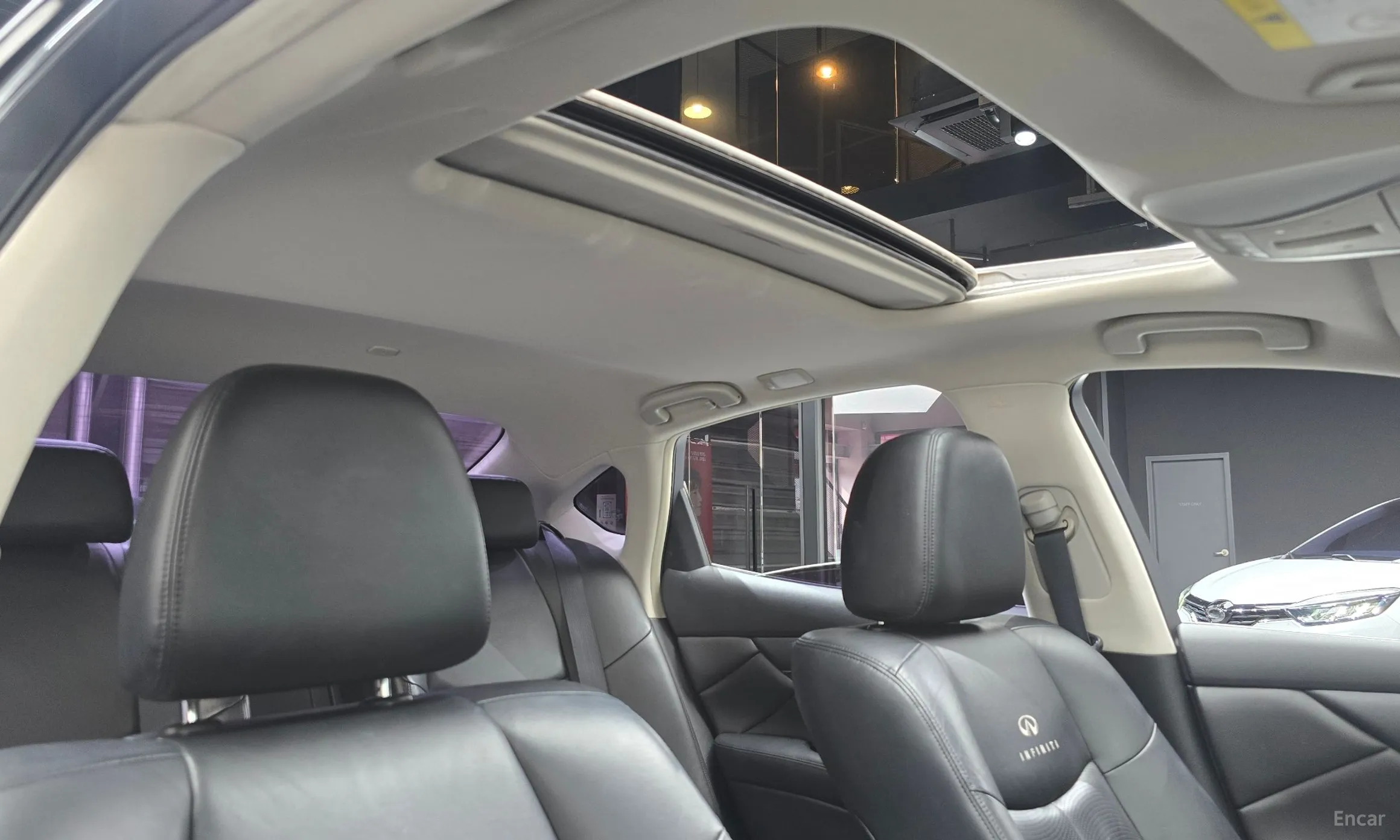 Infiniti M37 превью 19