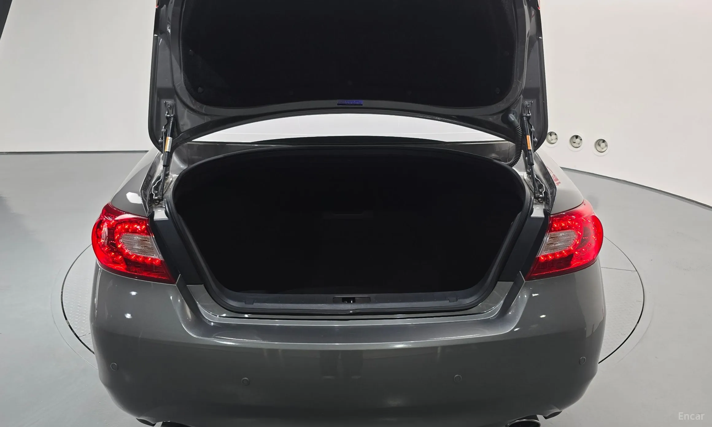 Infiniti M37 превью 20