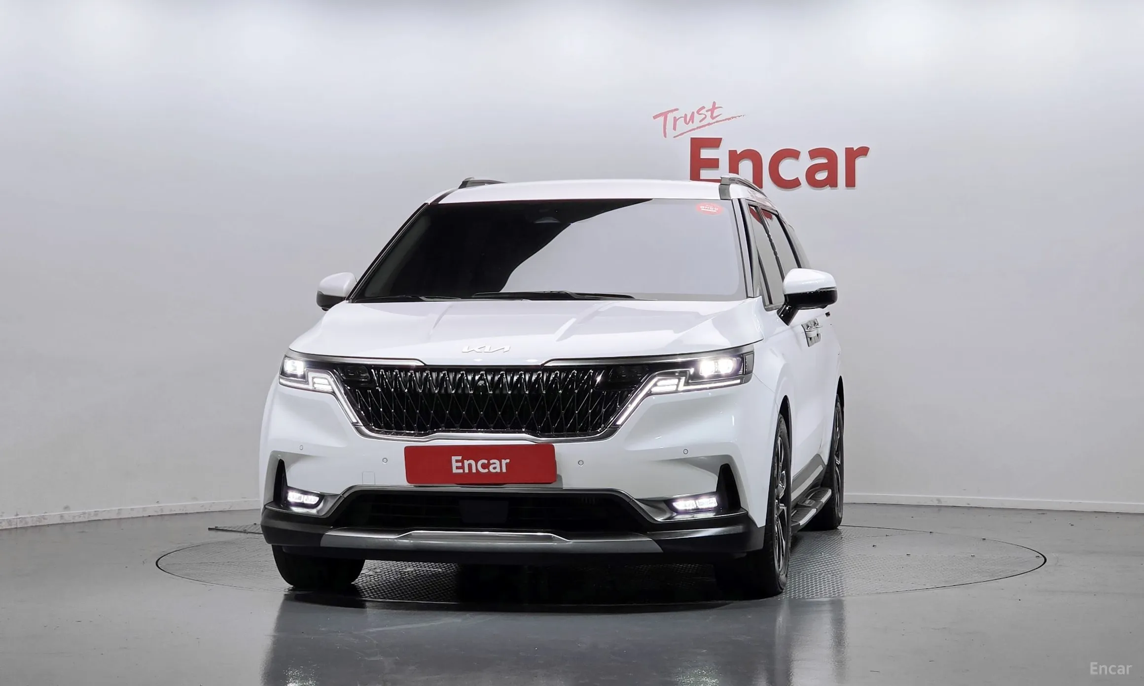 Kia Carnival Gen 4 превью 3