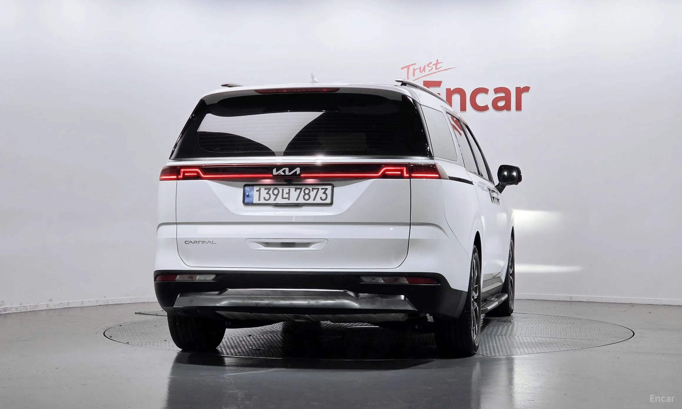Kia Carnival Gen 4 превью 4