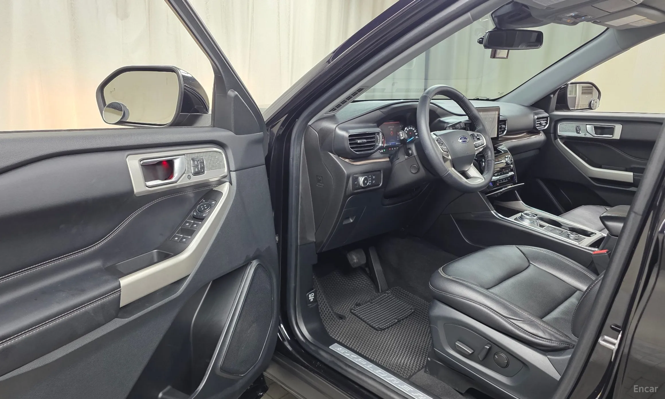 Ford Explorer 6th Generation превью 10