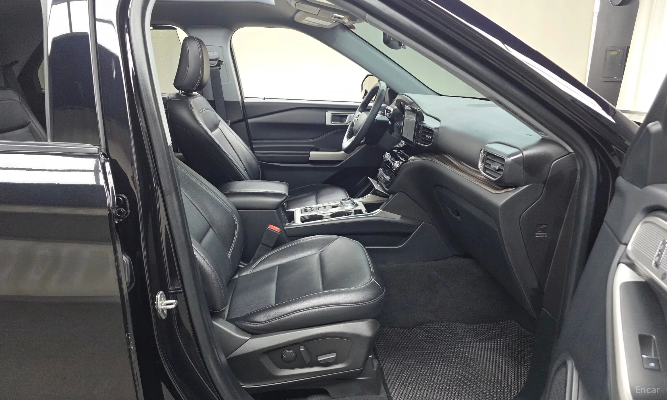 Ford Explorer 6th Generation превью 11