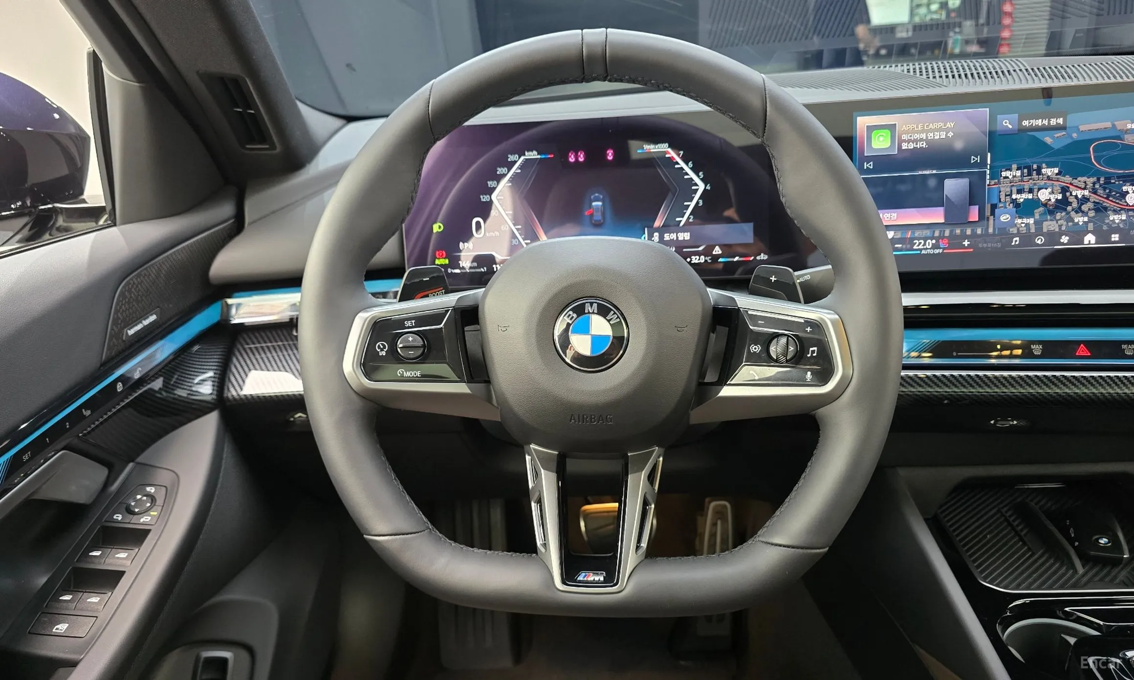 BMW 5 Series (G60) превью 13