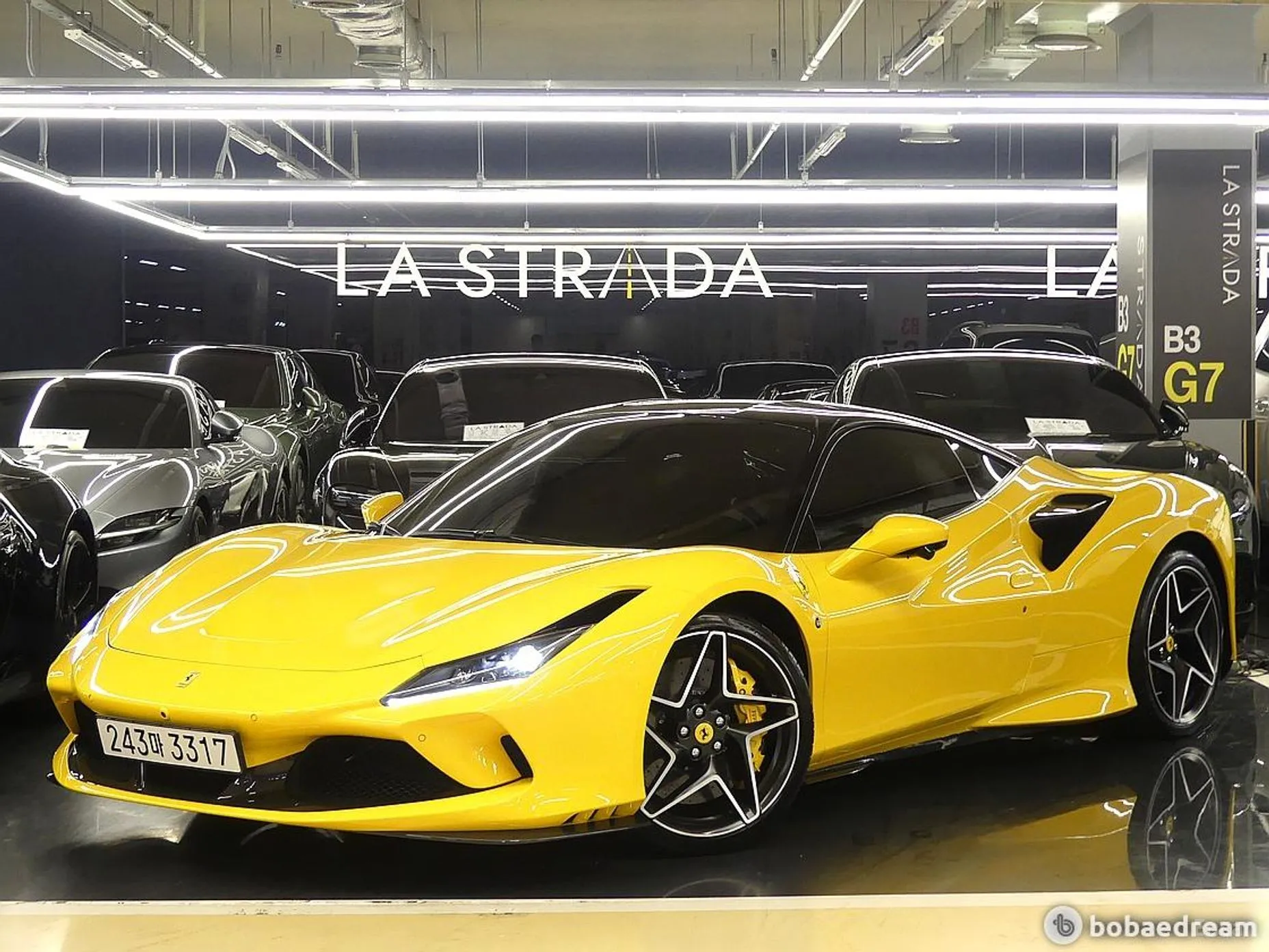 Ferrari F8 Tributo превью 3