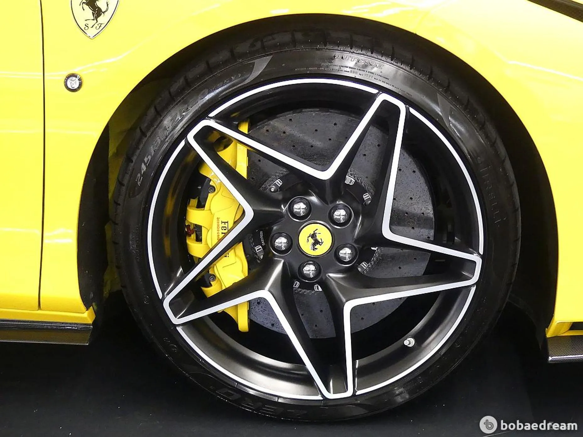 Ferrari F8 Tributo превью 5