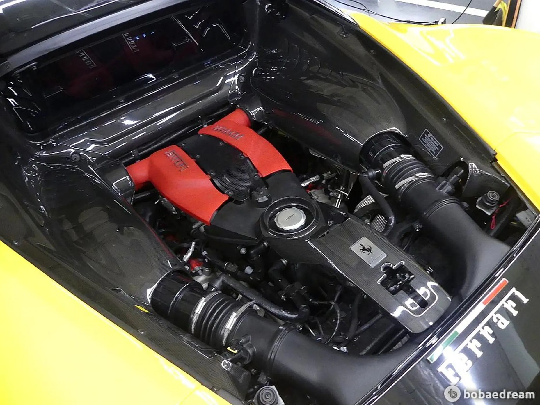 Ferrari F8 Tributo превью 6