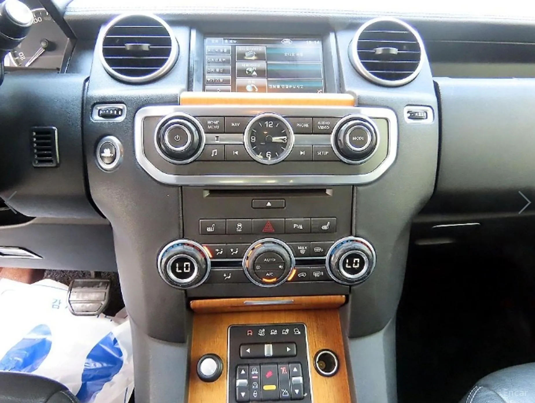 Land Rover Discovery 4 превью 12