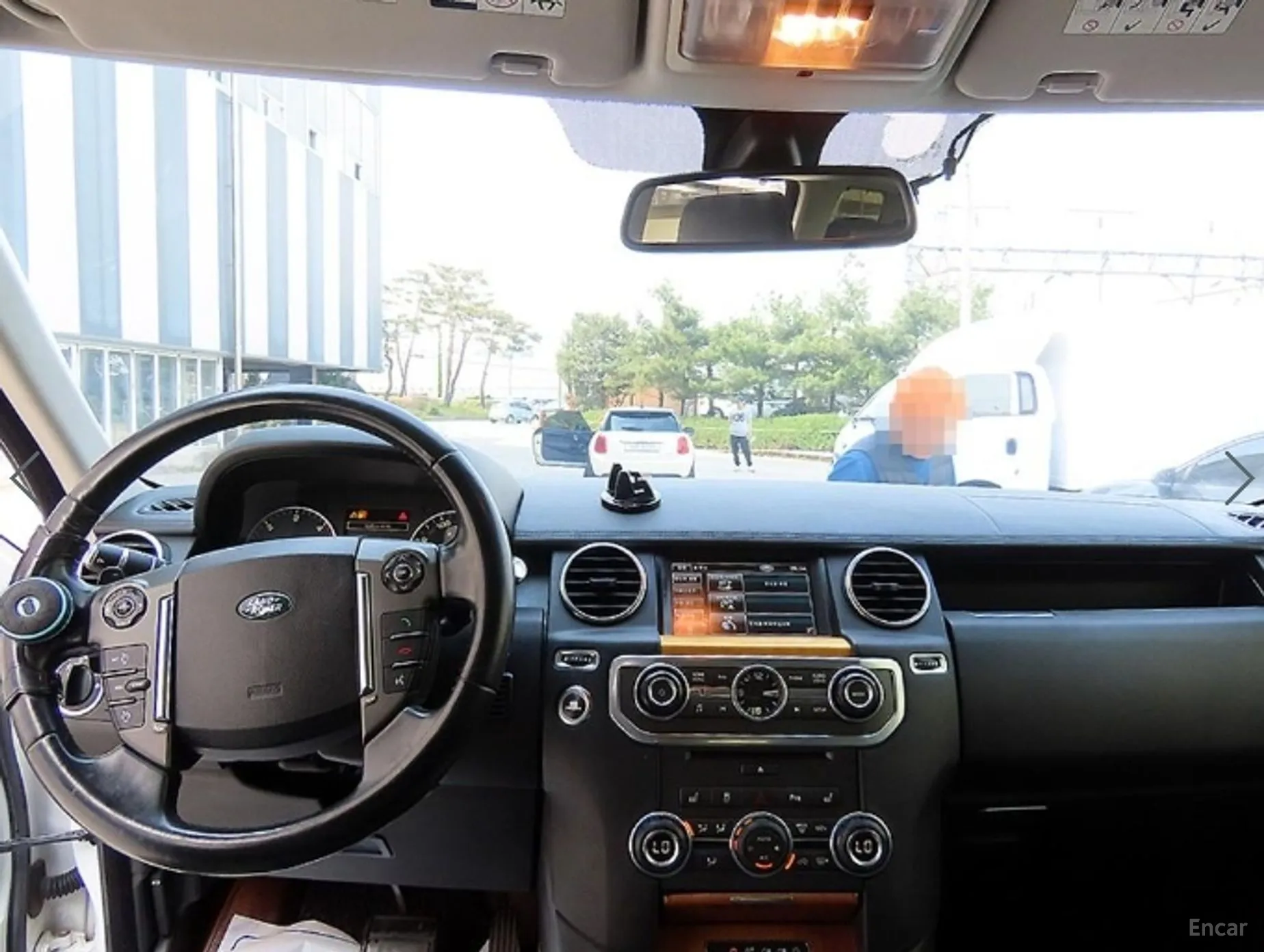 Land Rover Discovery 4 превью 7
