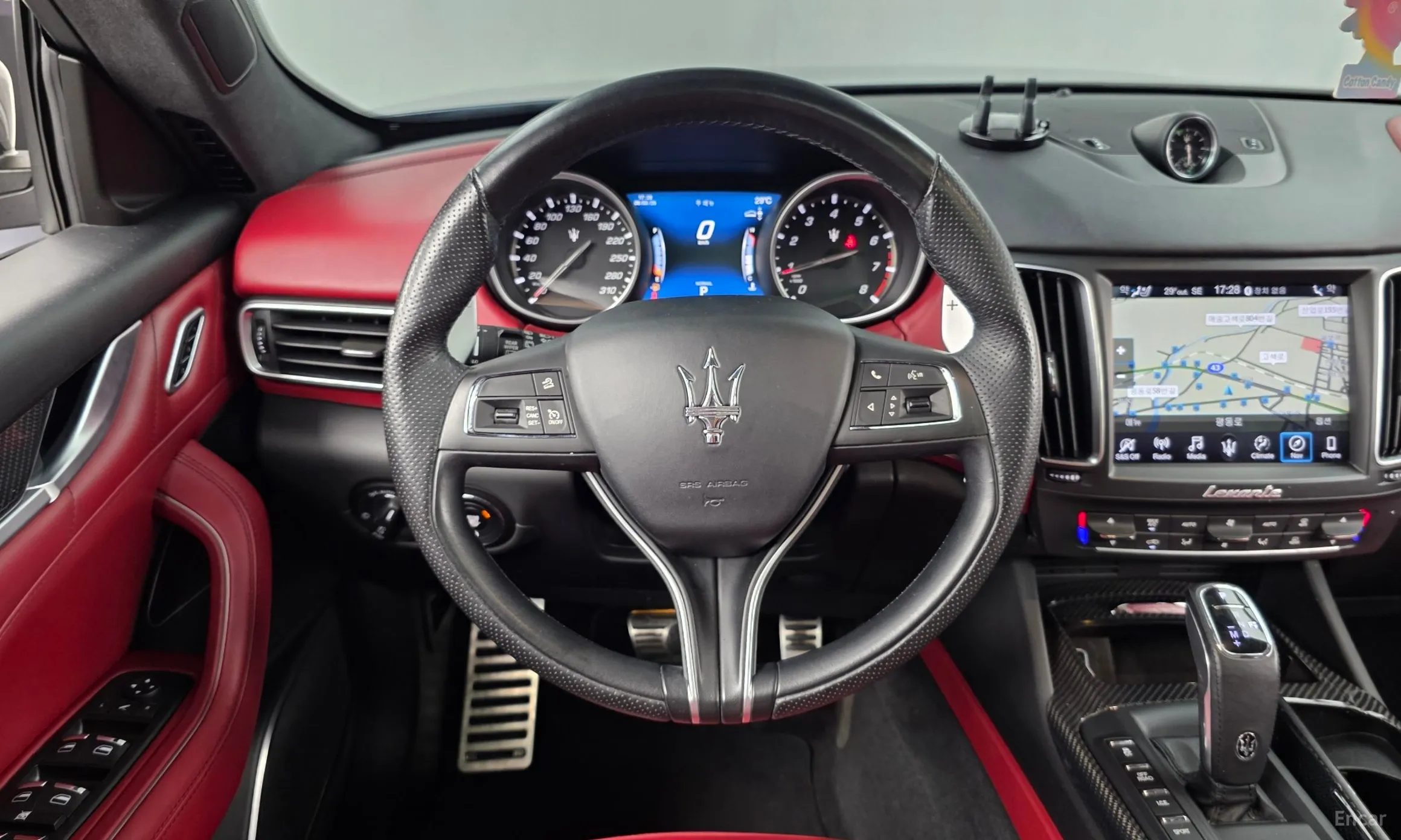Maserati Levante превью 13