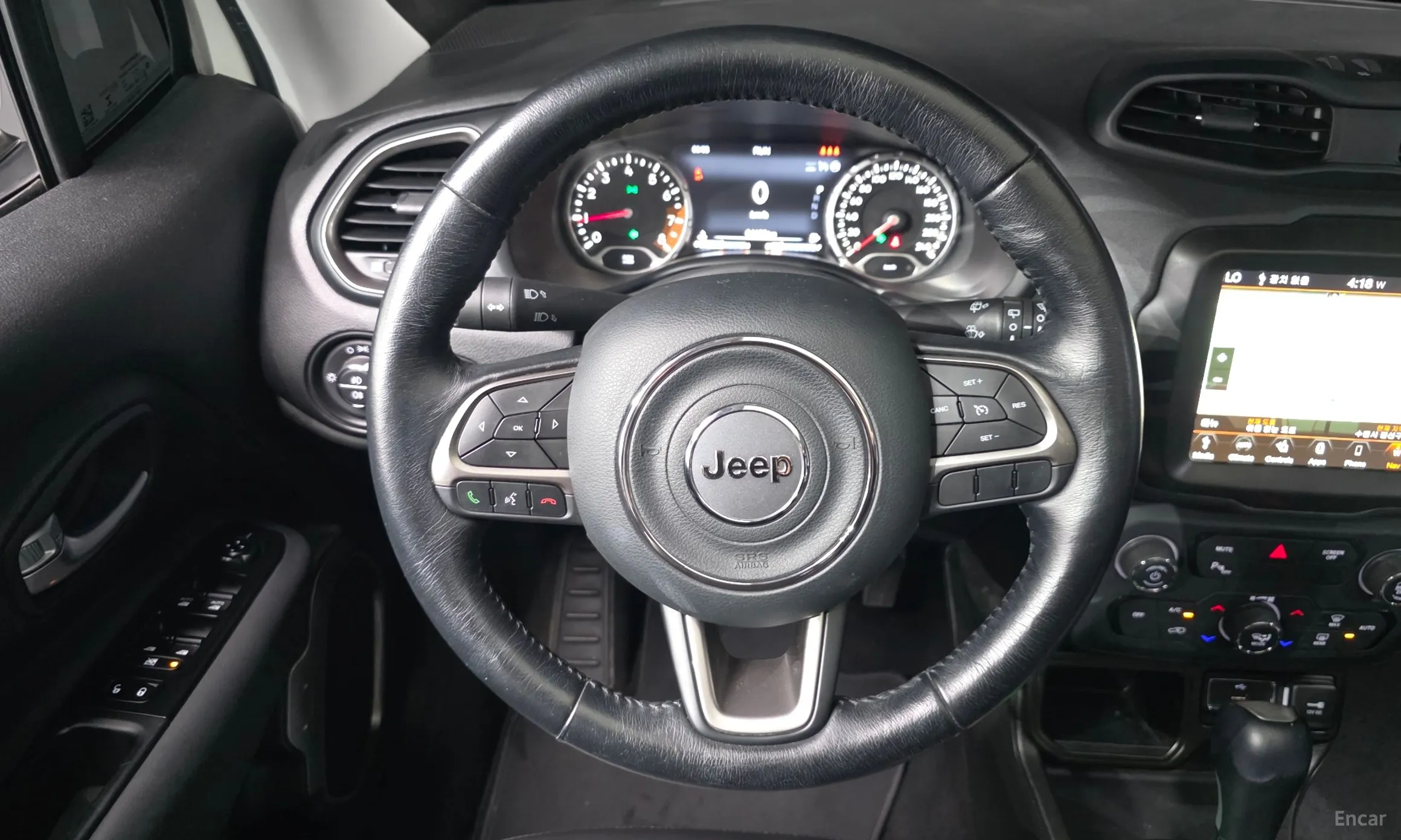 Jeep Renegade превью 14