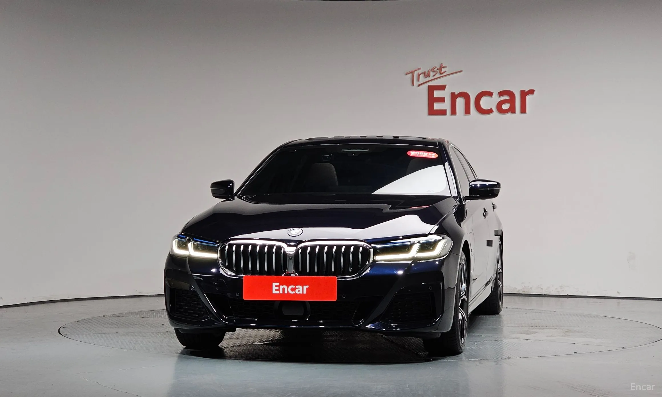 BMW 5 Series (G30) превью 3