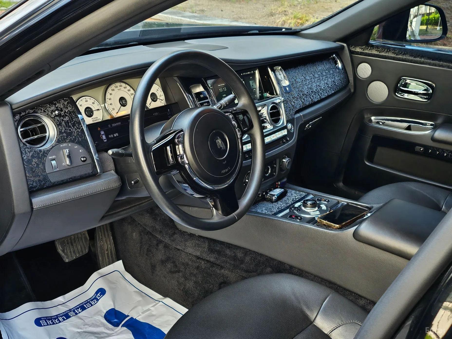 Rolls-Royce Ghost превью 12