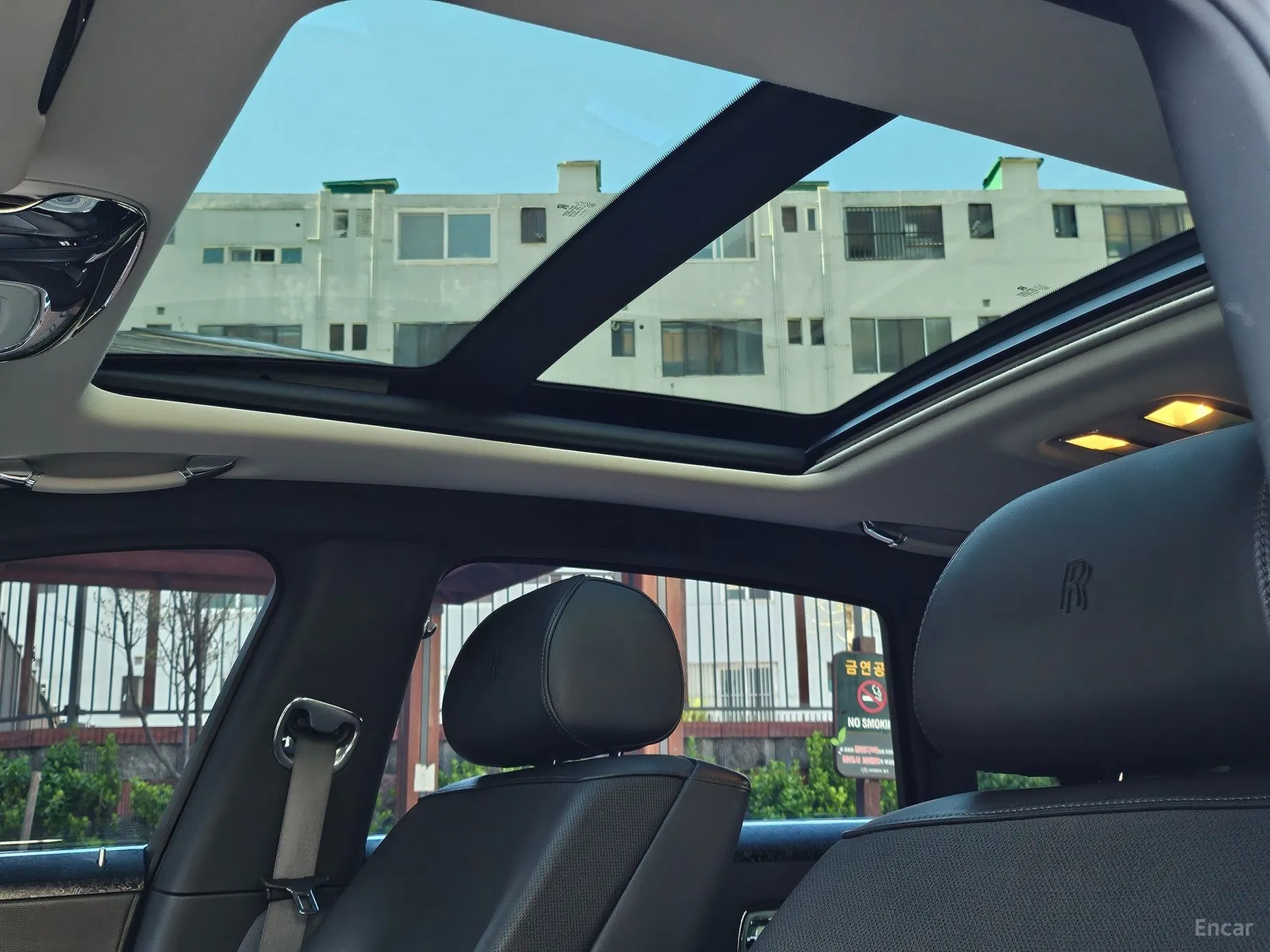 Rolls-Royce Ghost превью 16