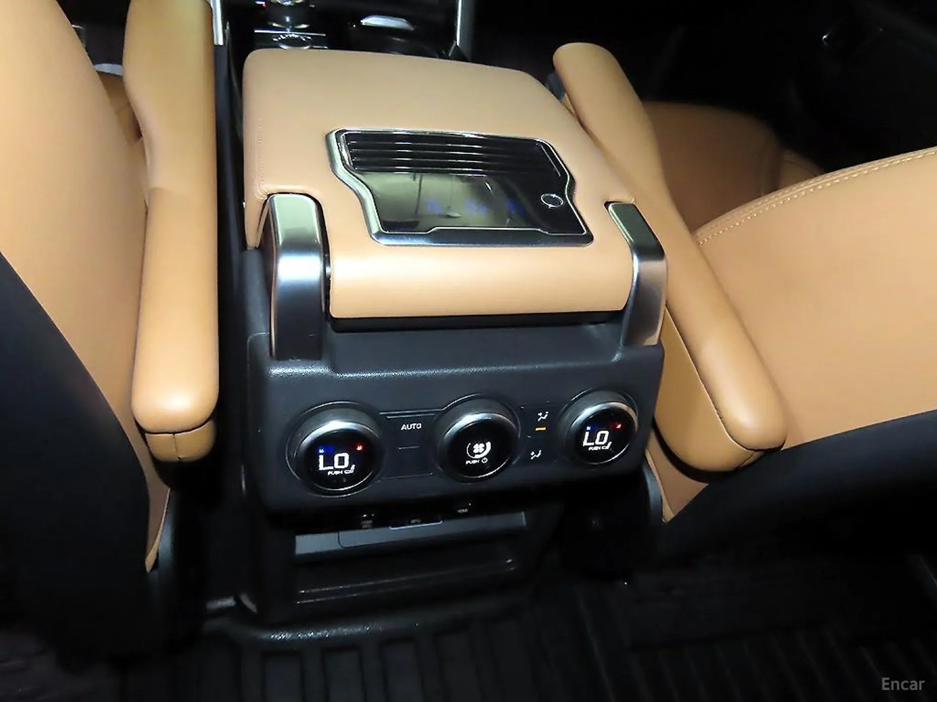 Land Rover Discovery 5 превью 15