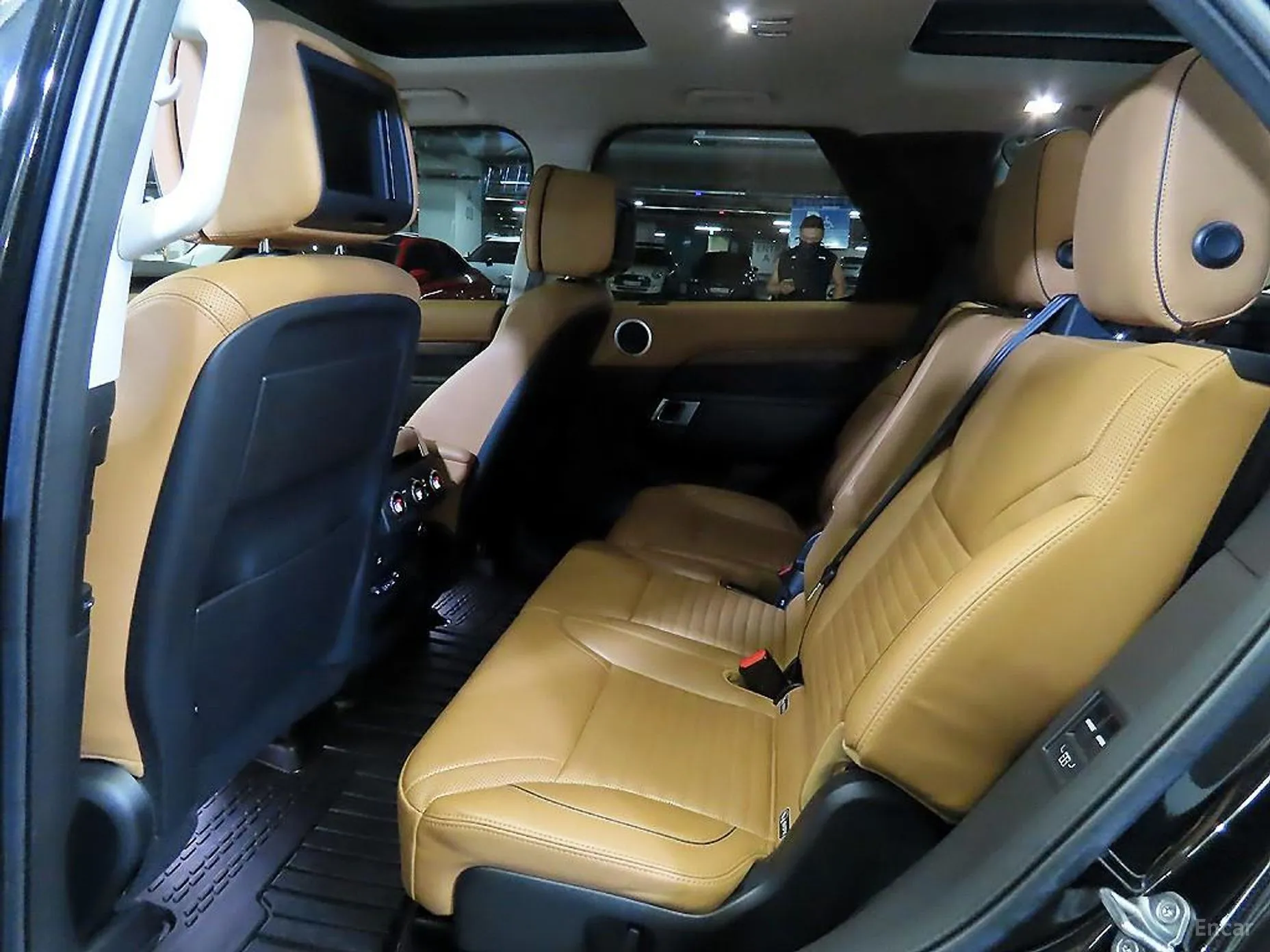 Land Rover Discovery 5 превью 7