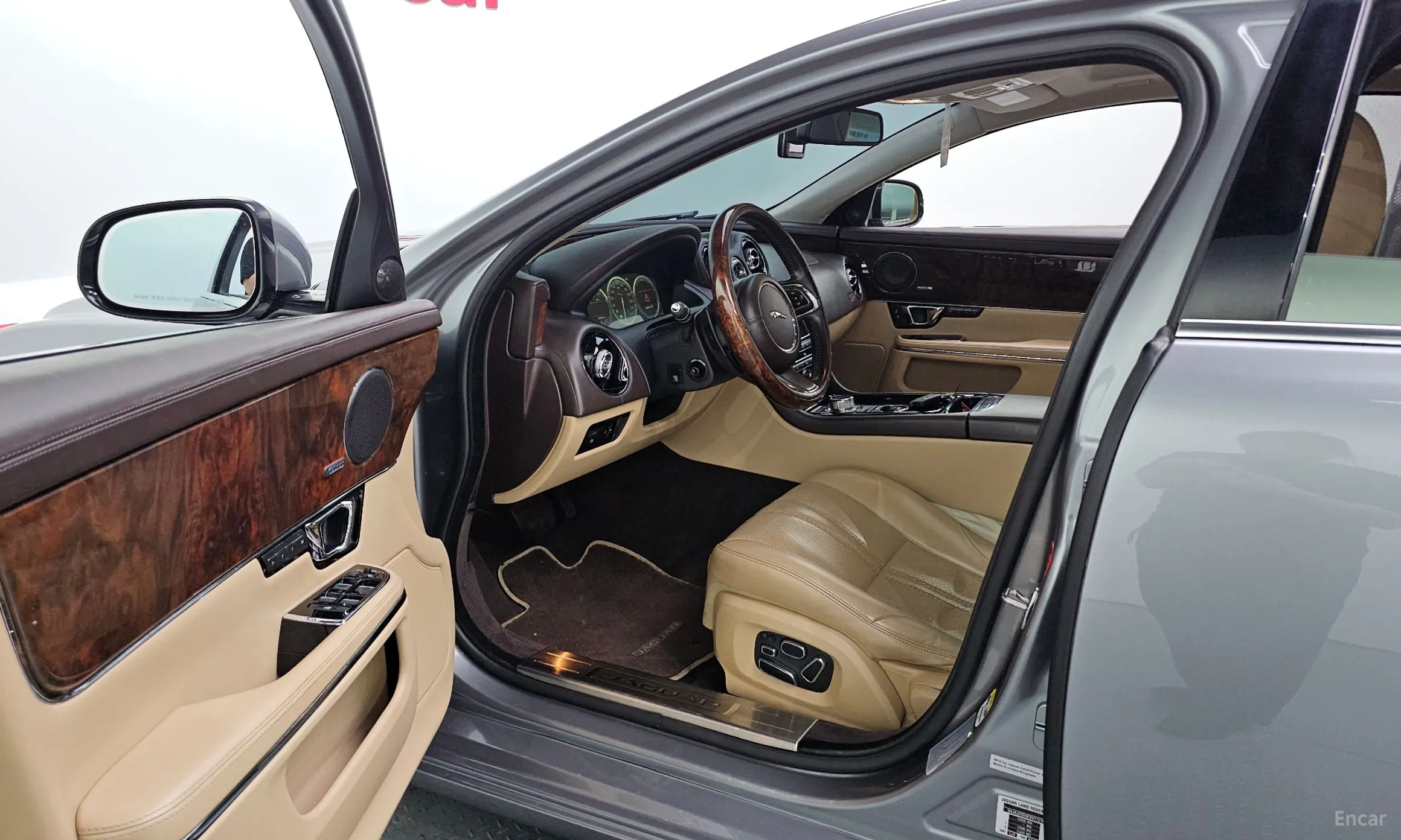 Jaguar All New XJ превью 10