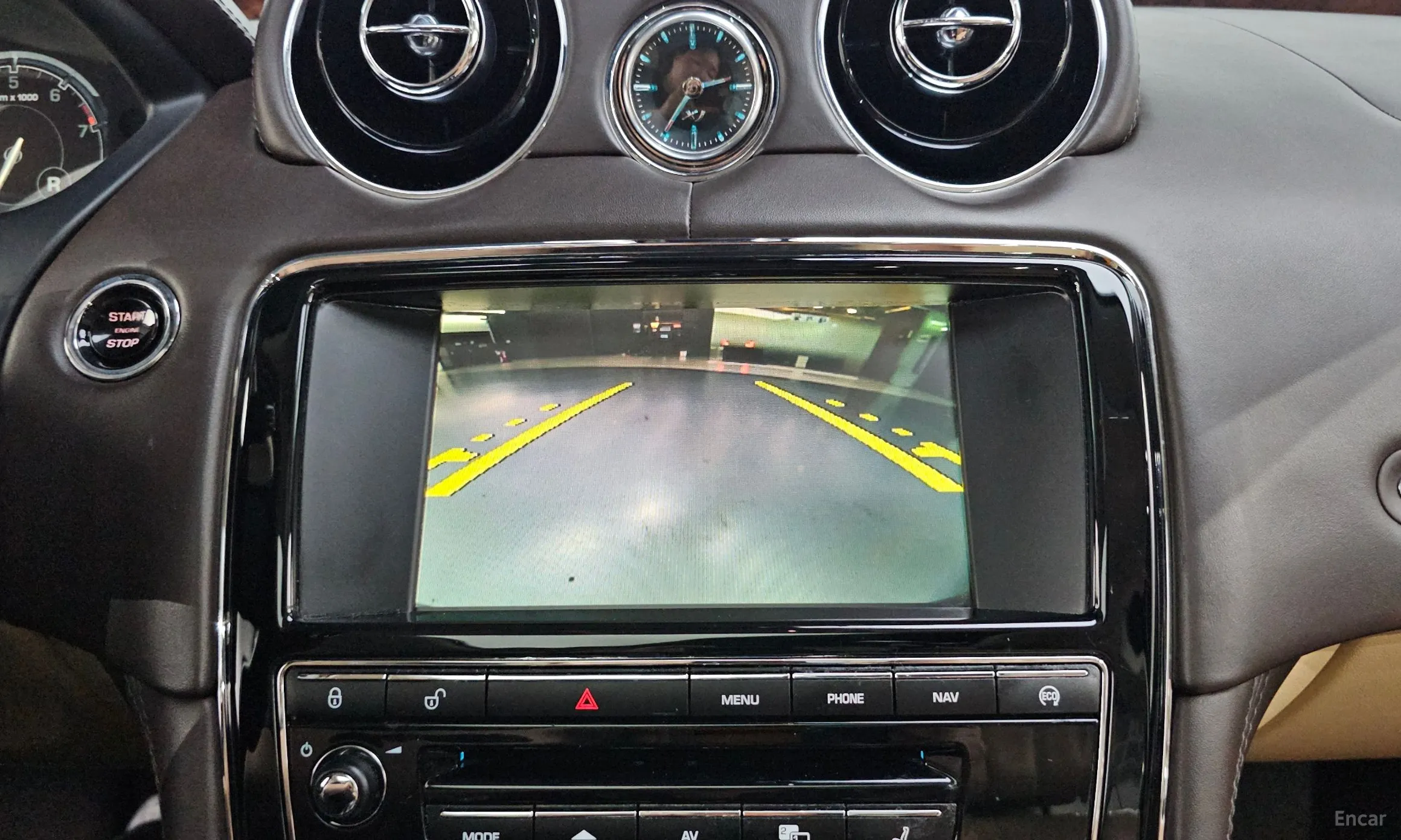 Jaguar All New XJ превью 13