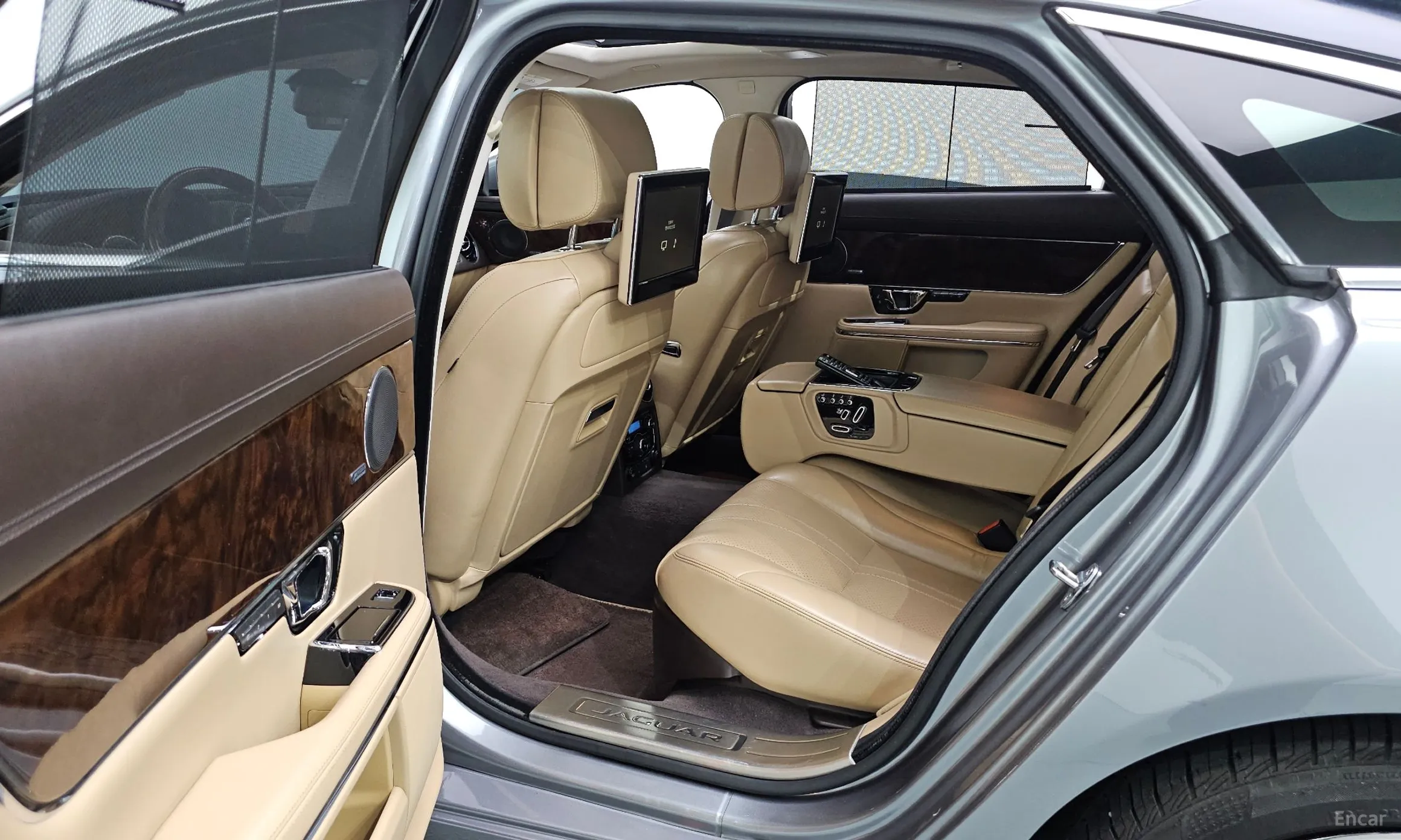 Jaguar All New XJ превью 19