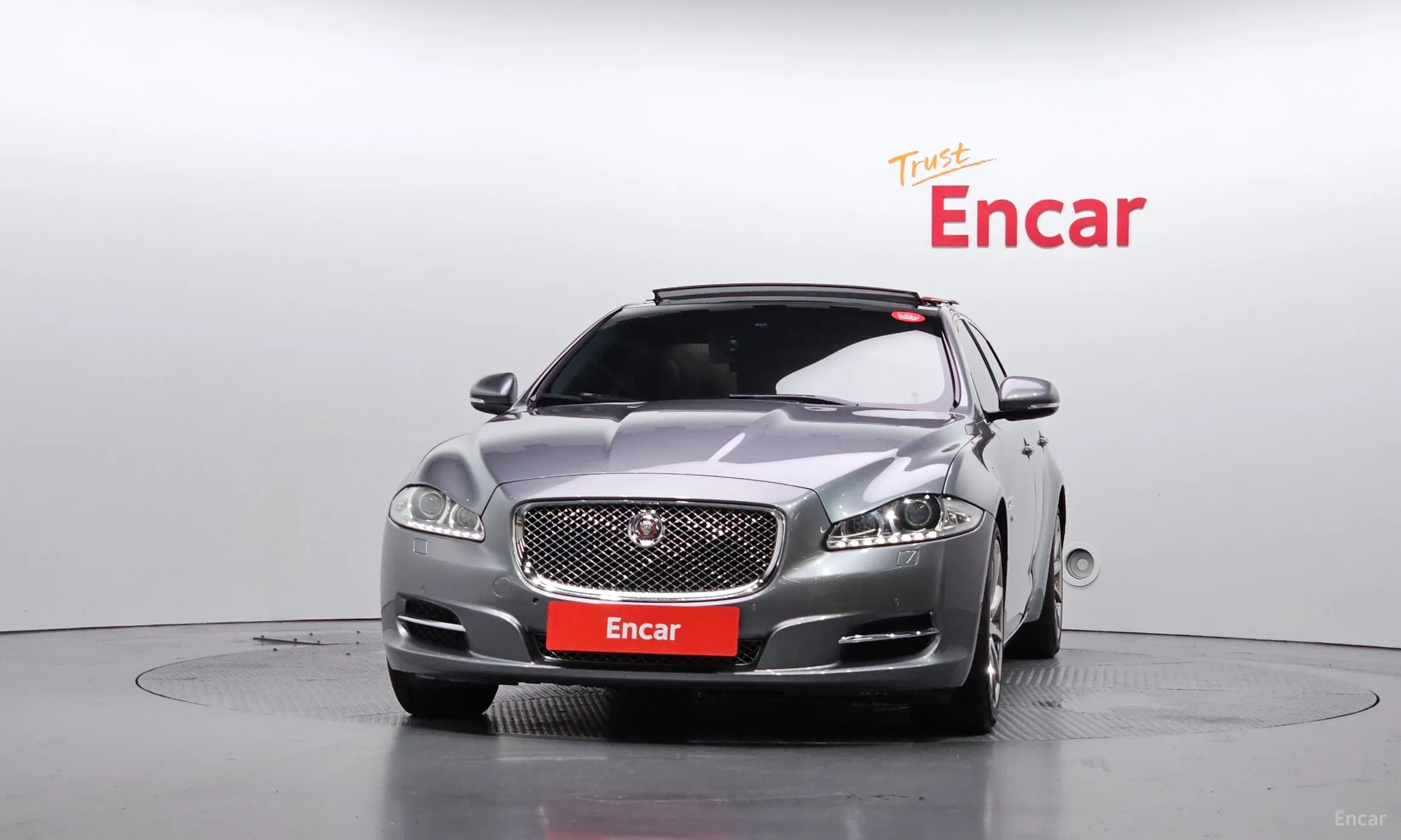 Jaguar All New XJ превью 3