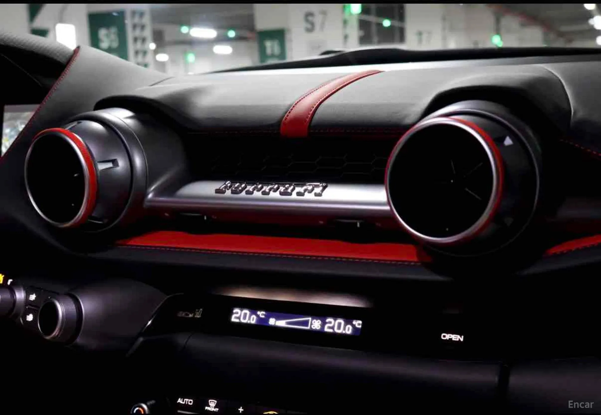 Ferrari 812 Superfast превью 12