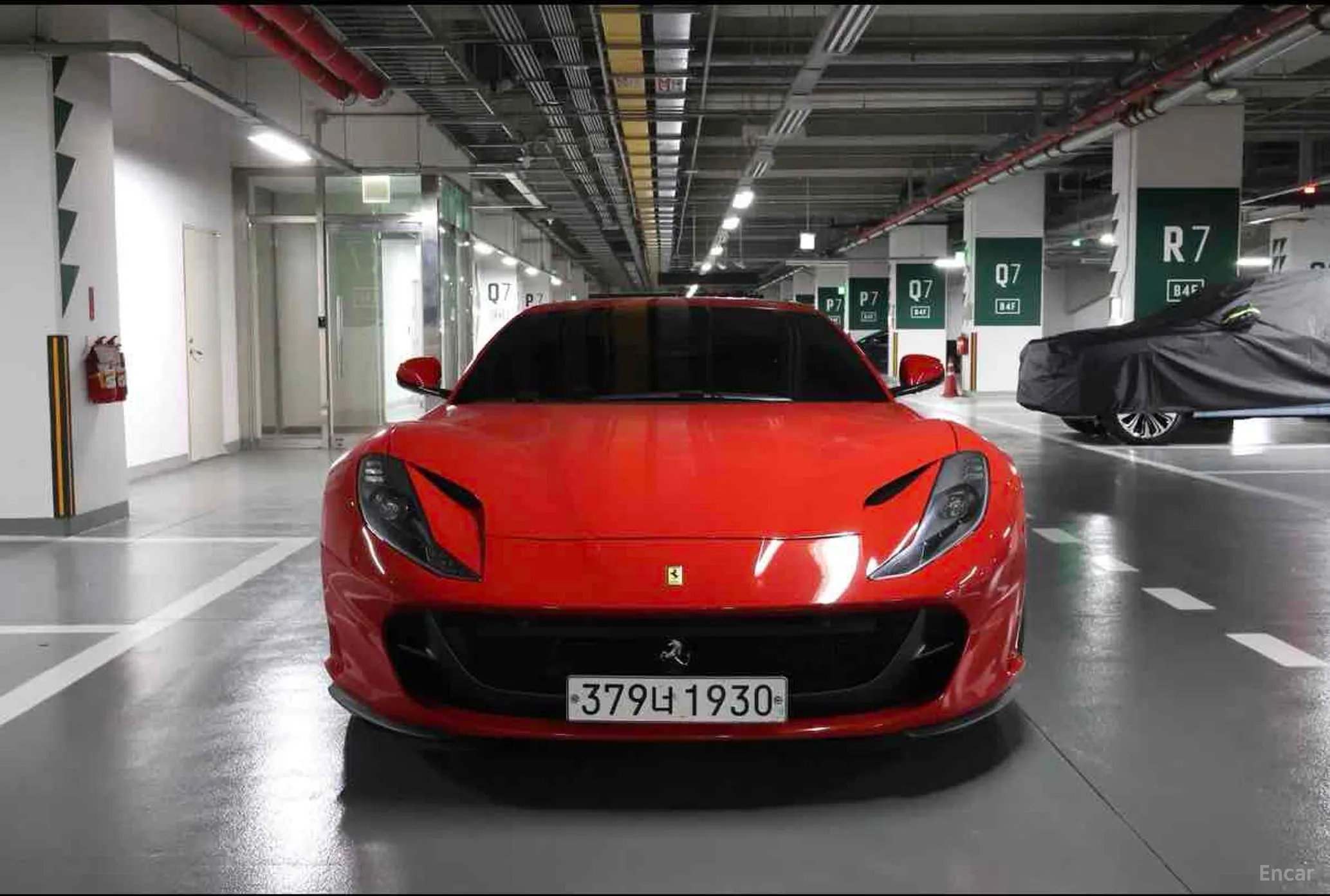 Ferrari 812 Superfast превью 3
