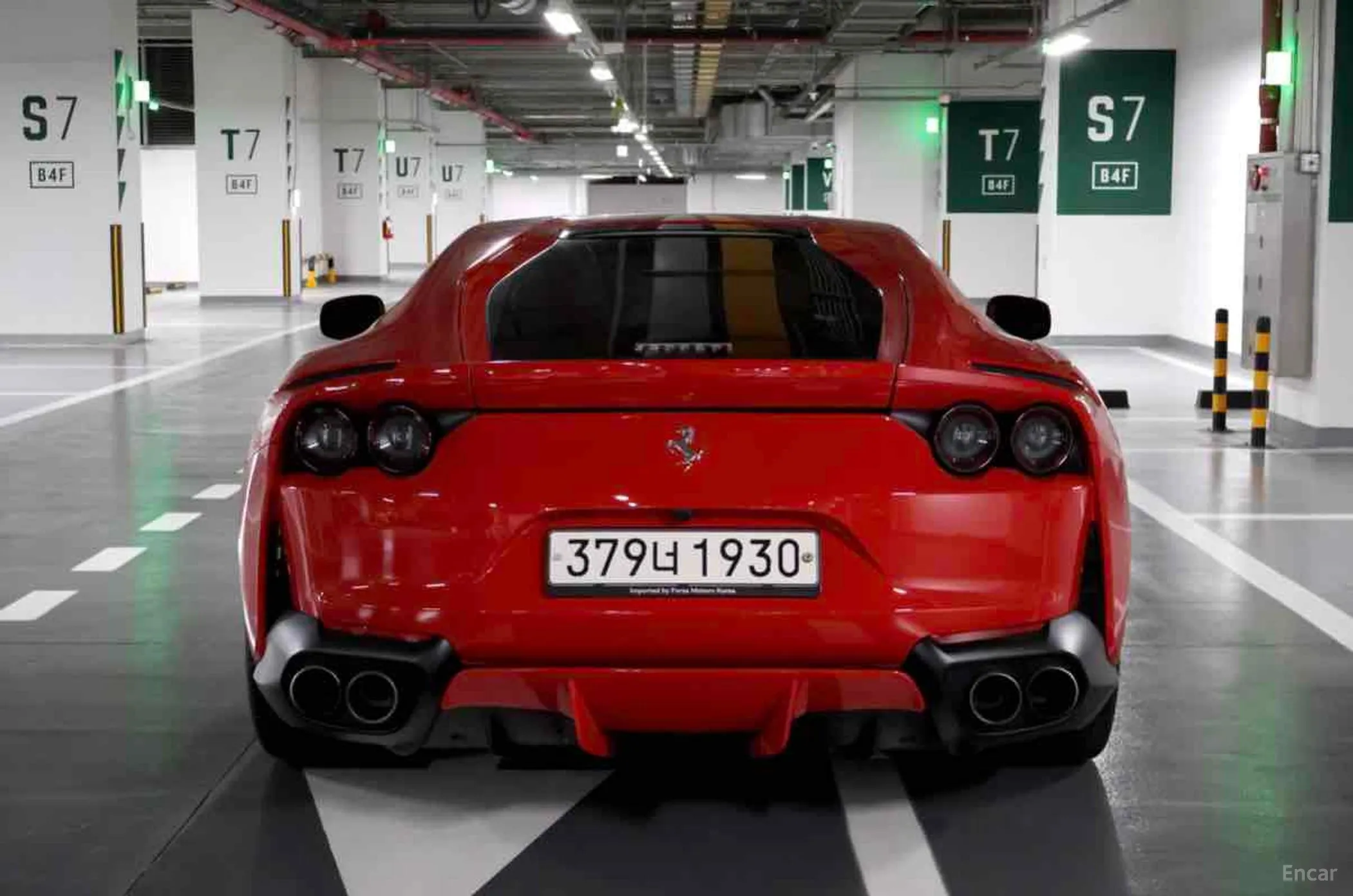 Ferrari 812 Superfast превью 4