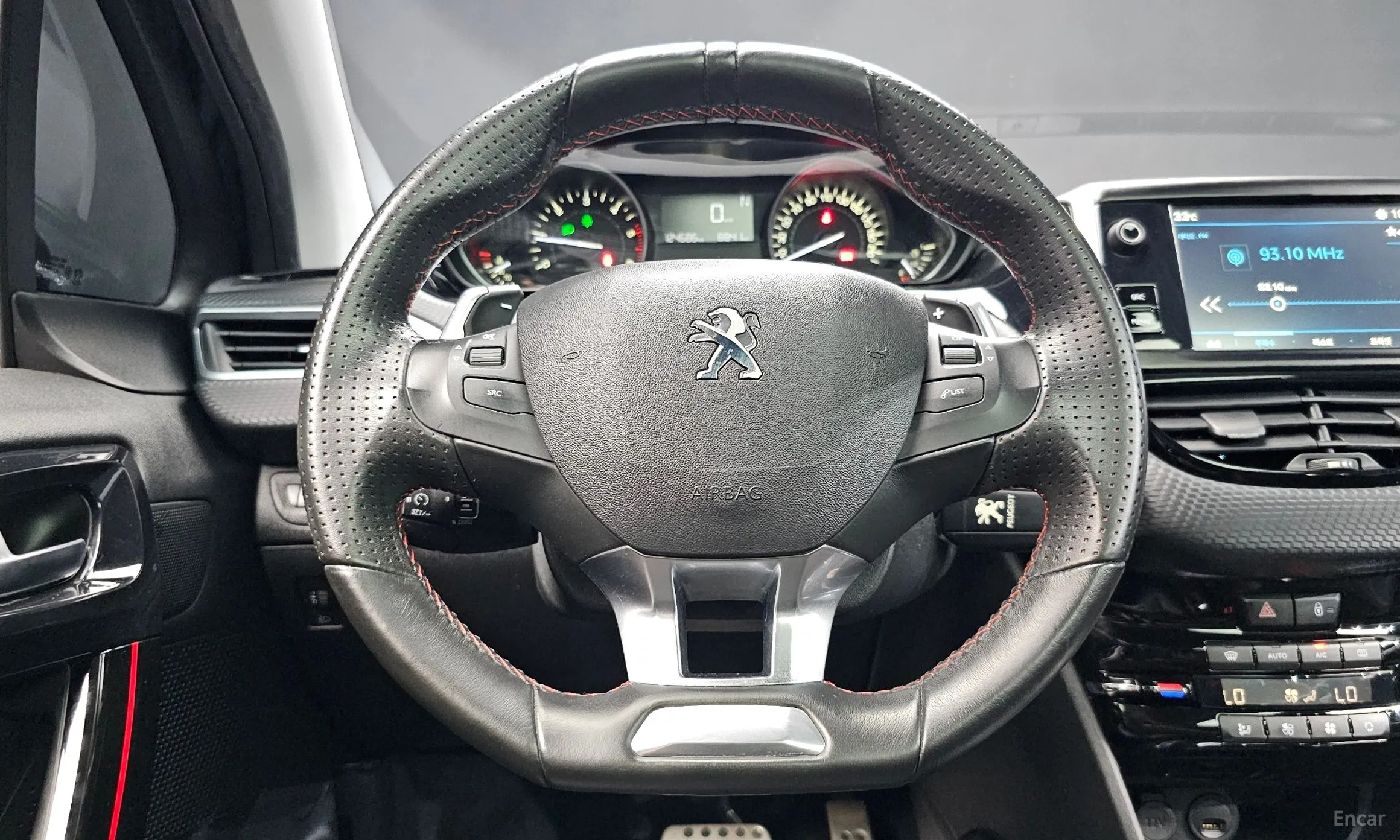 Peugeot 208 превью 13