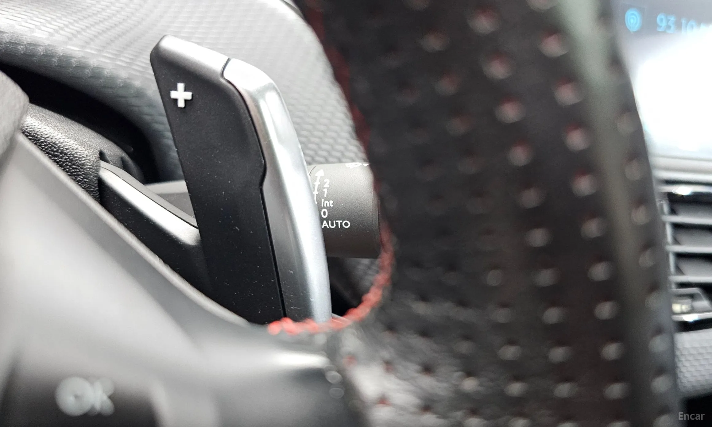 Peugeot 208 превью 20