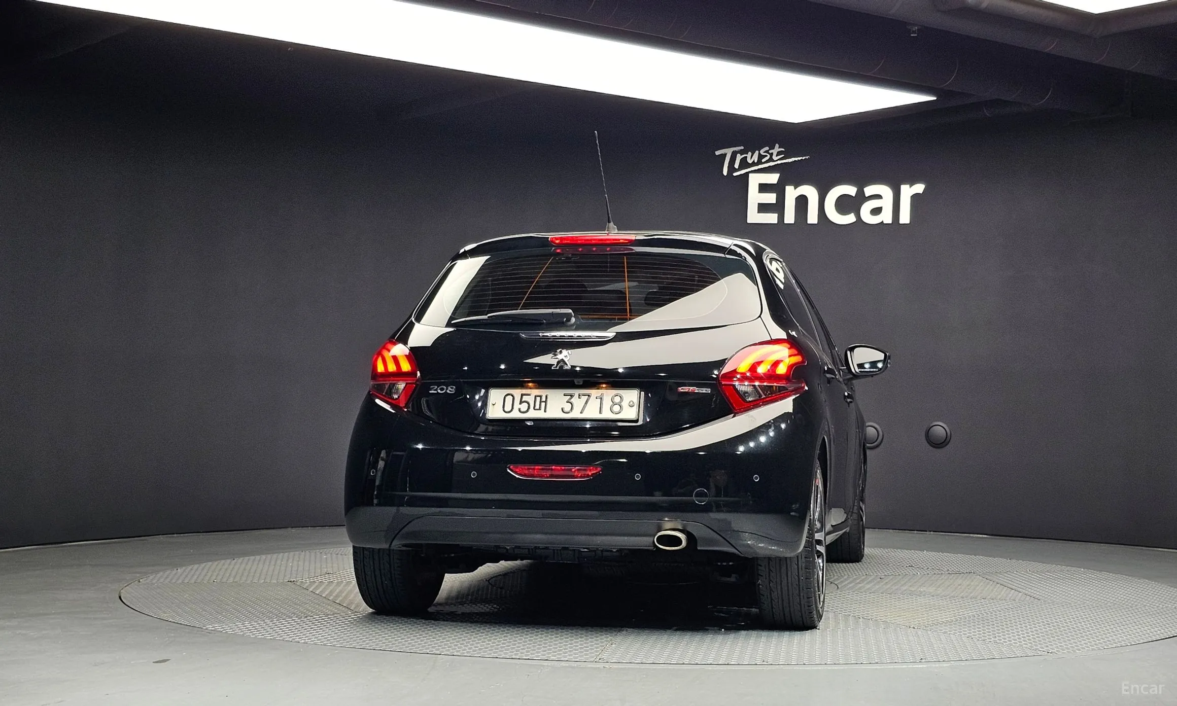 Peugeot 208 превью 4