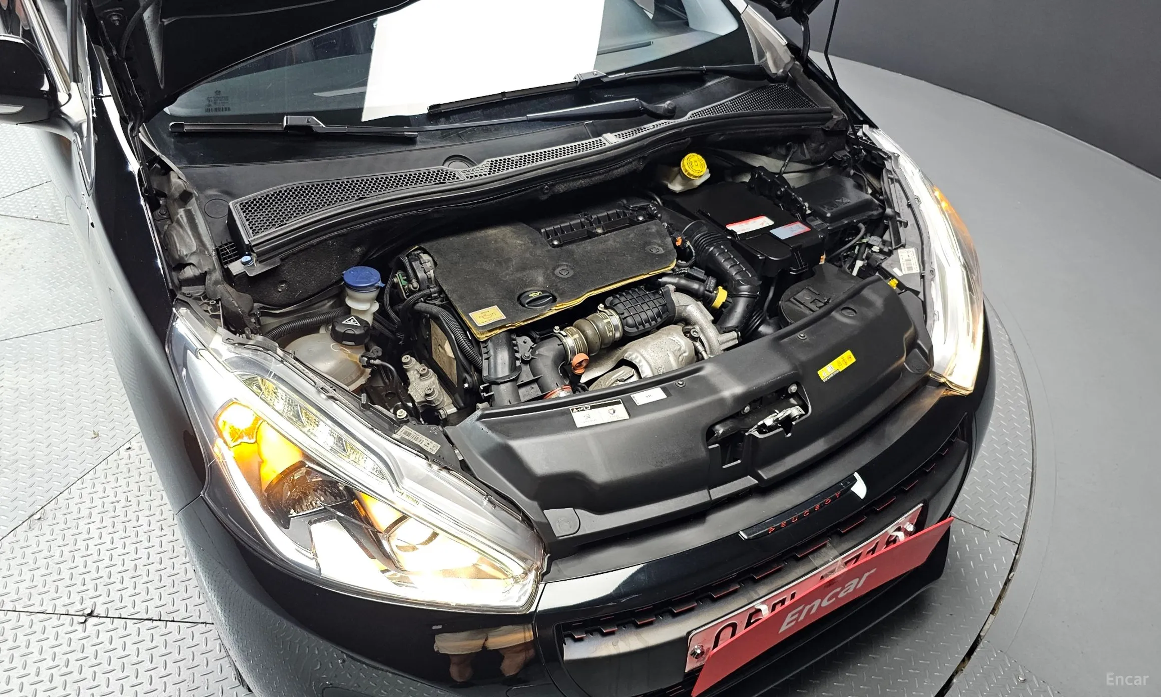Peugeot 208 превью 6