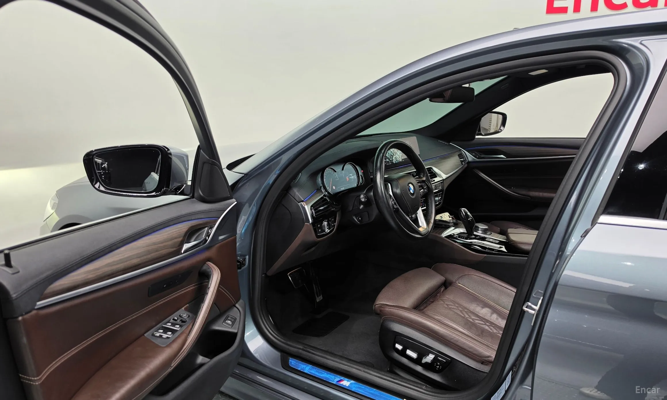 BMW 5 Series (G30) превью 10